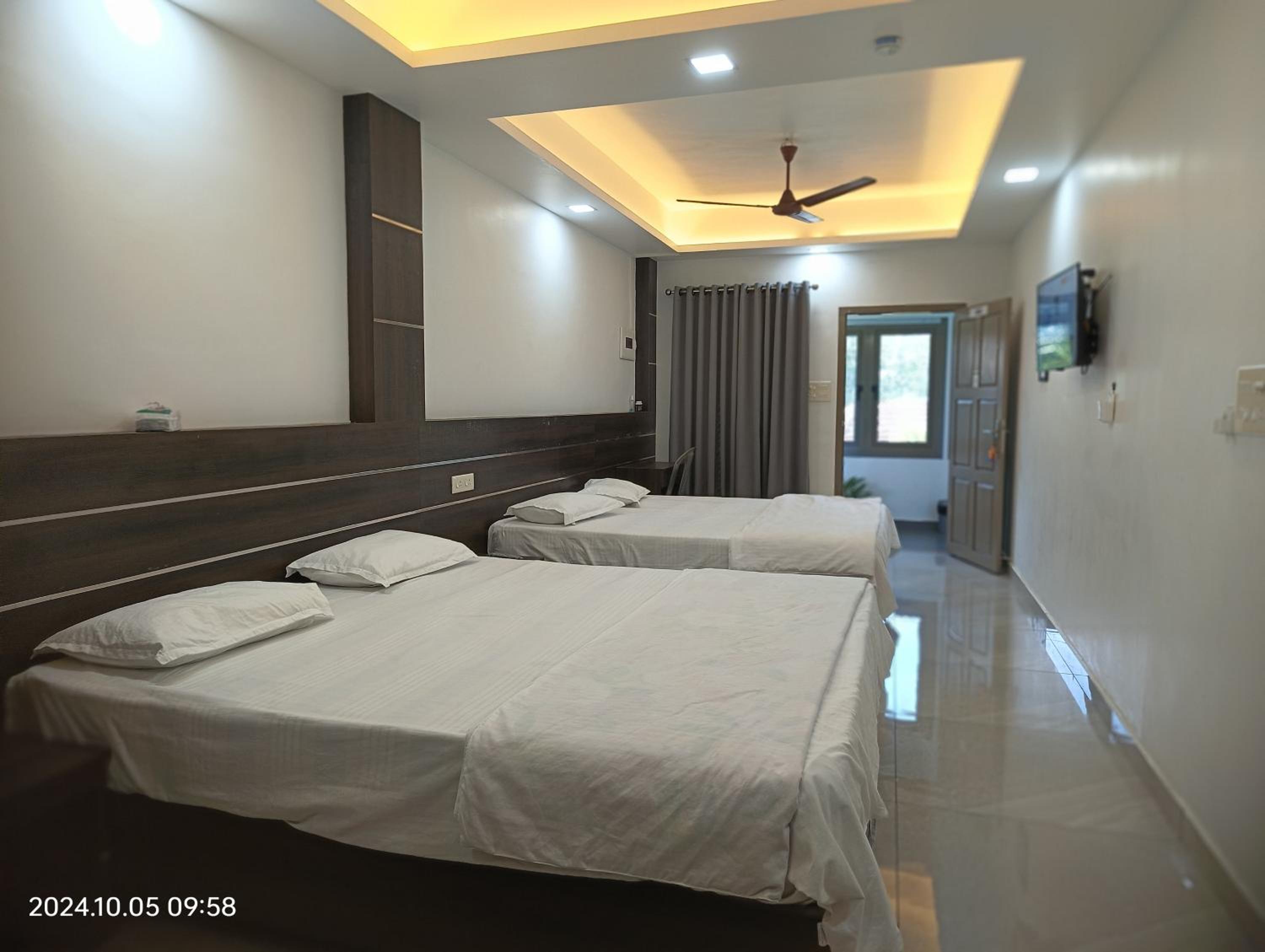 Deluxe Double Room - Photo 1