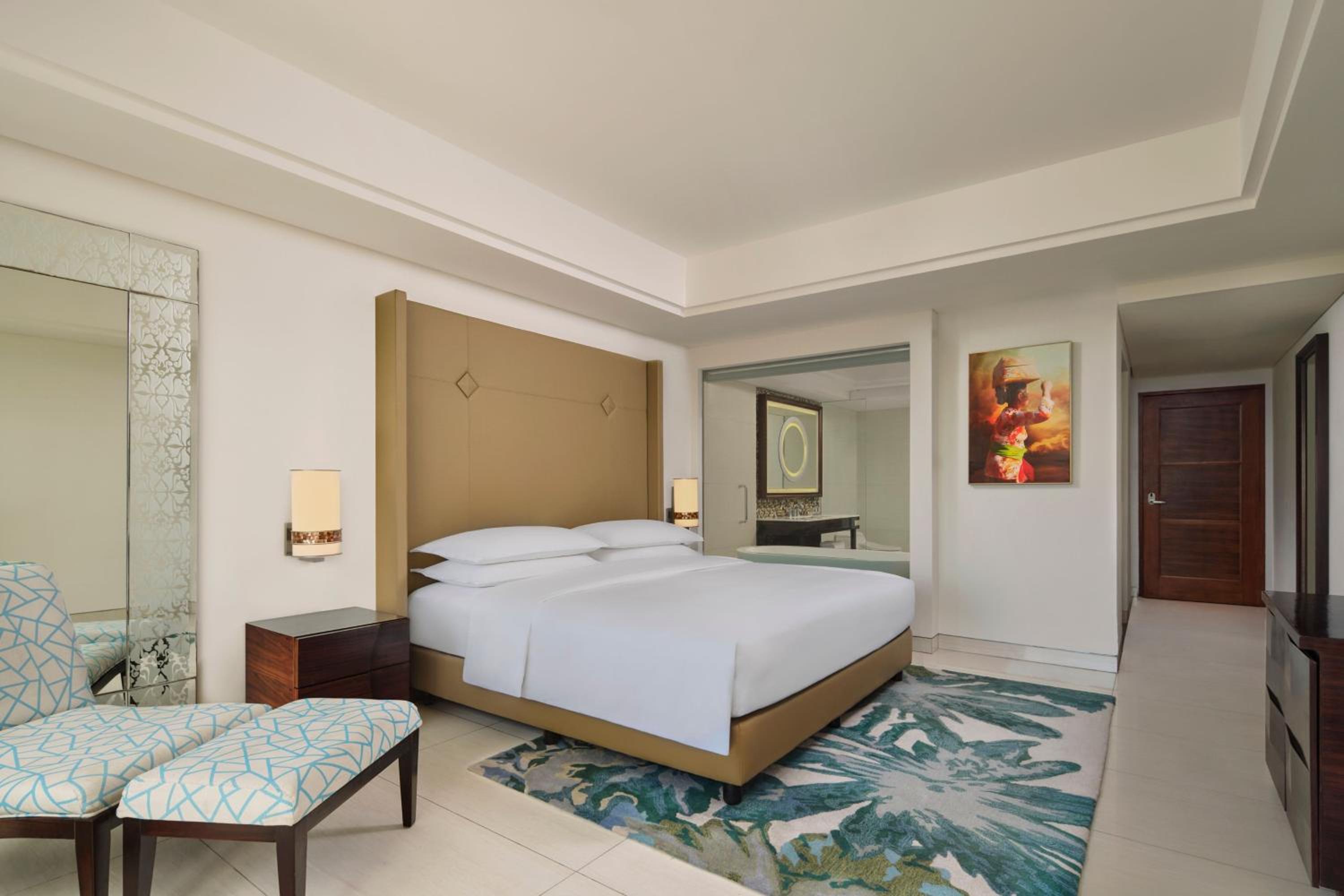 Guest Room, 1 King Bed (suitable for 2 adults & 2 children below 12 y.o. or 3 adults with Extra Bed)