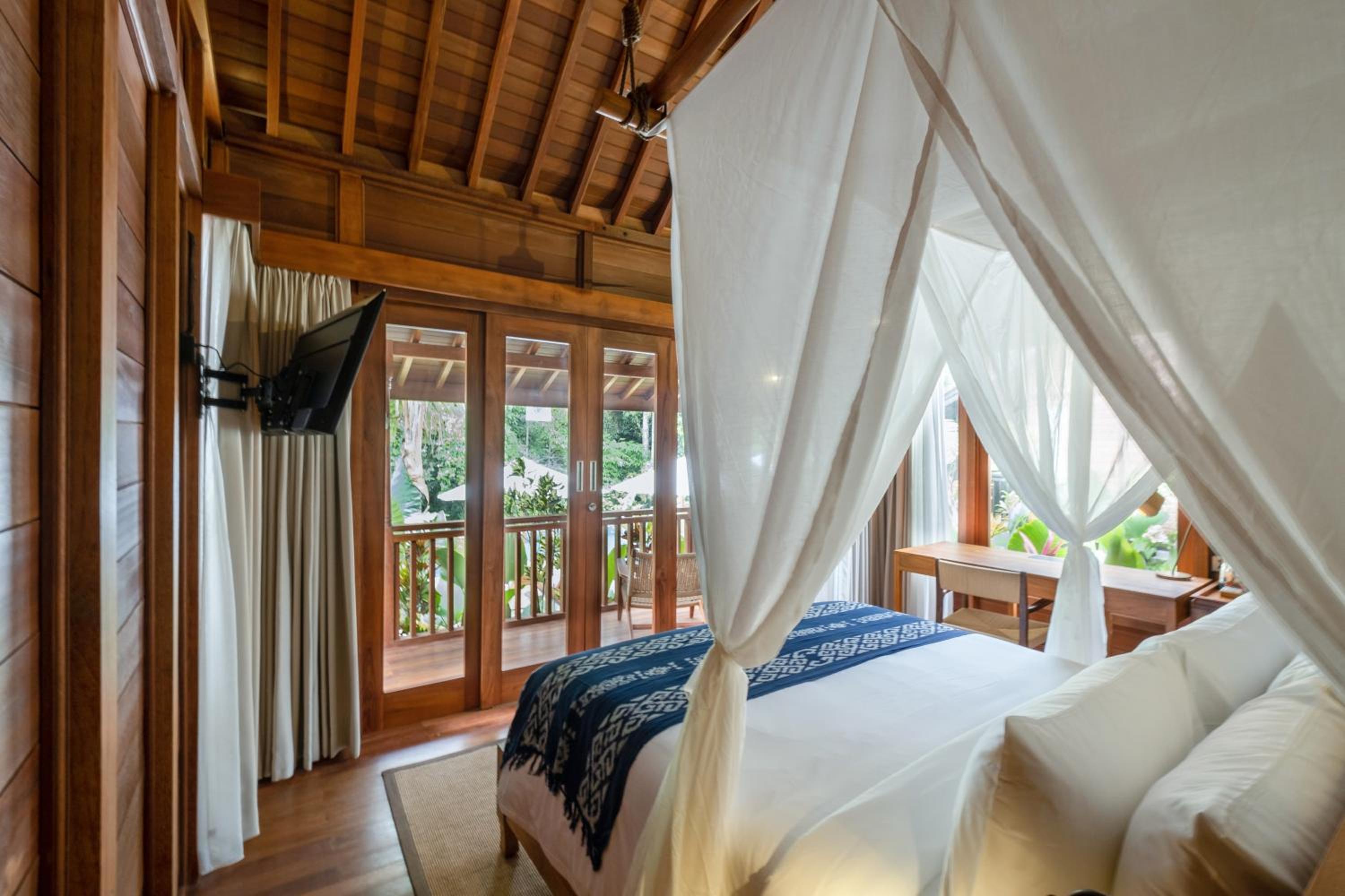 Suite - Wooden House with Bathtub and Free Shuttle to Ubud Central  - Photo 1