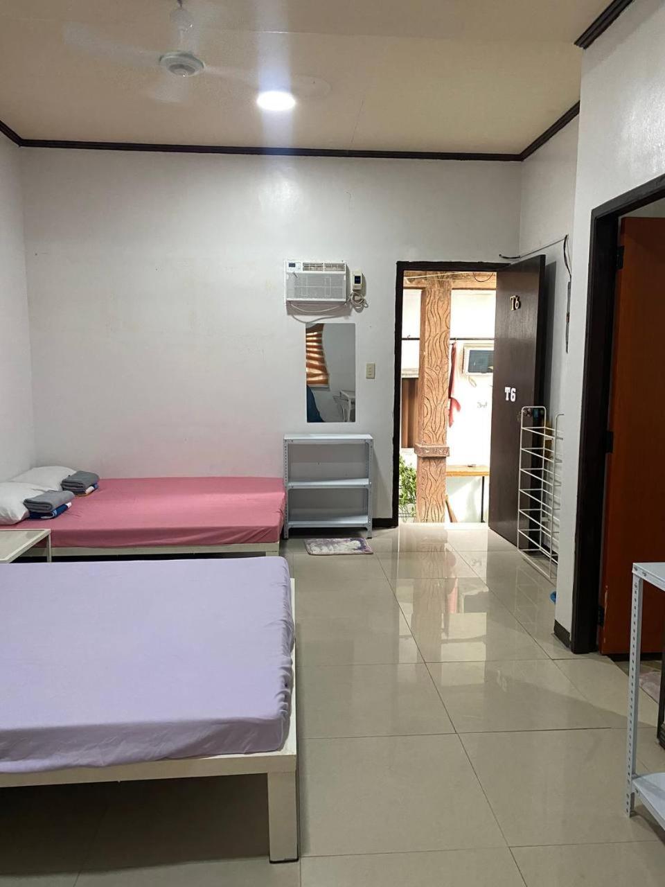 Family Room with Private Bathroom - Photo 8