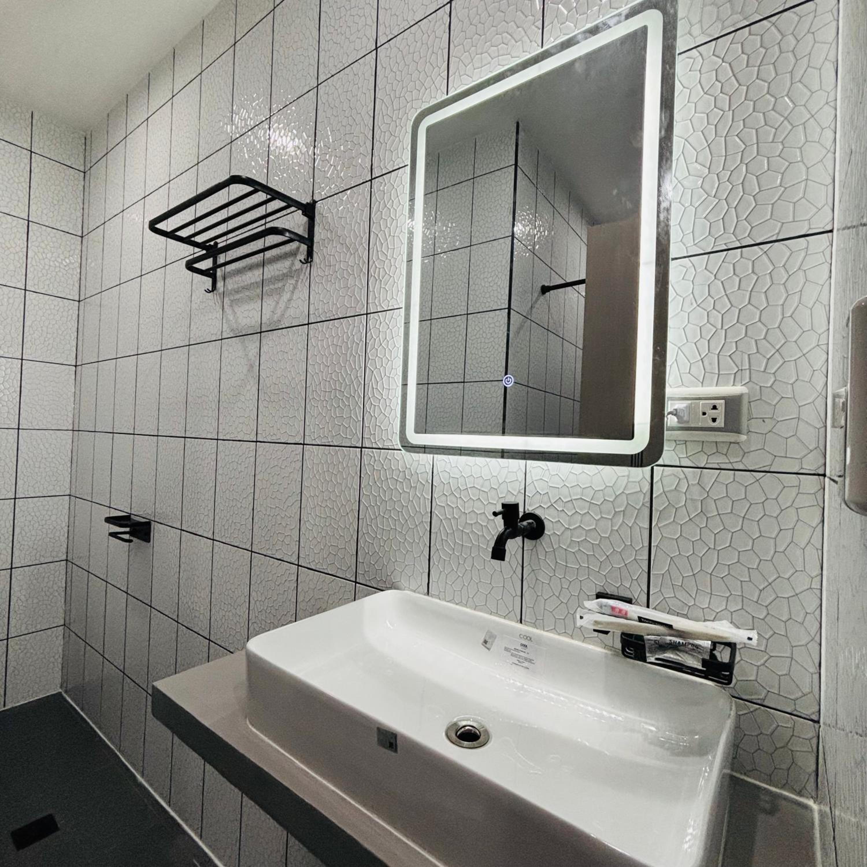 Queen Suite - Photo 5