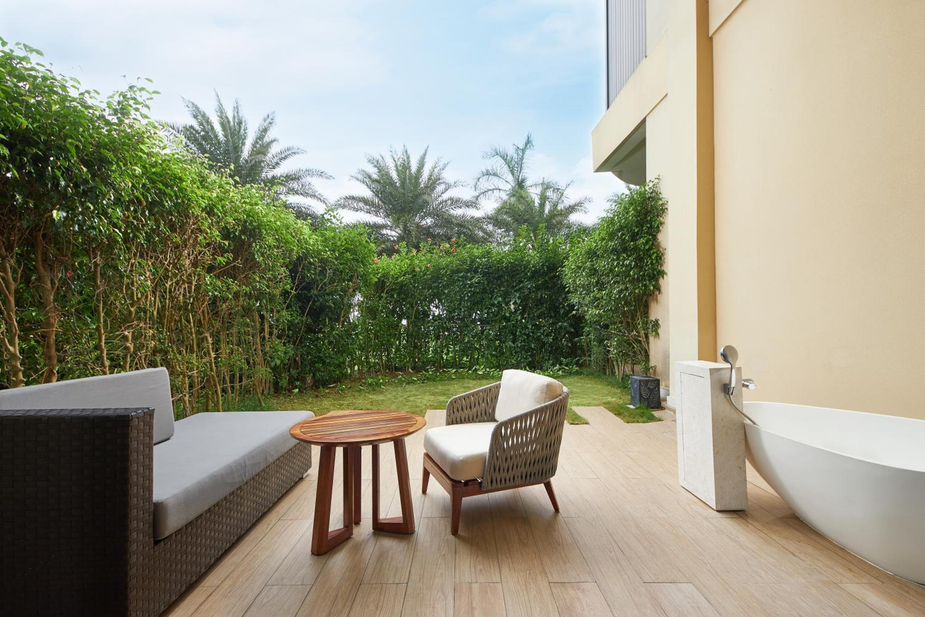 Deluxe Garden View Twin Room