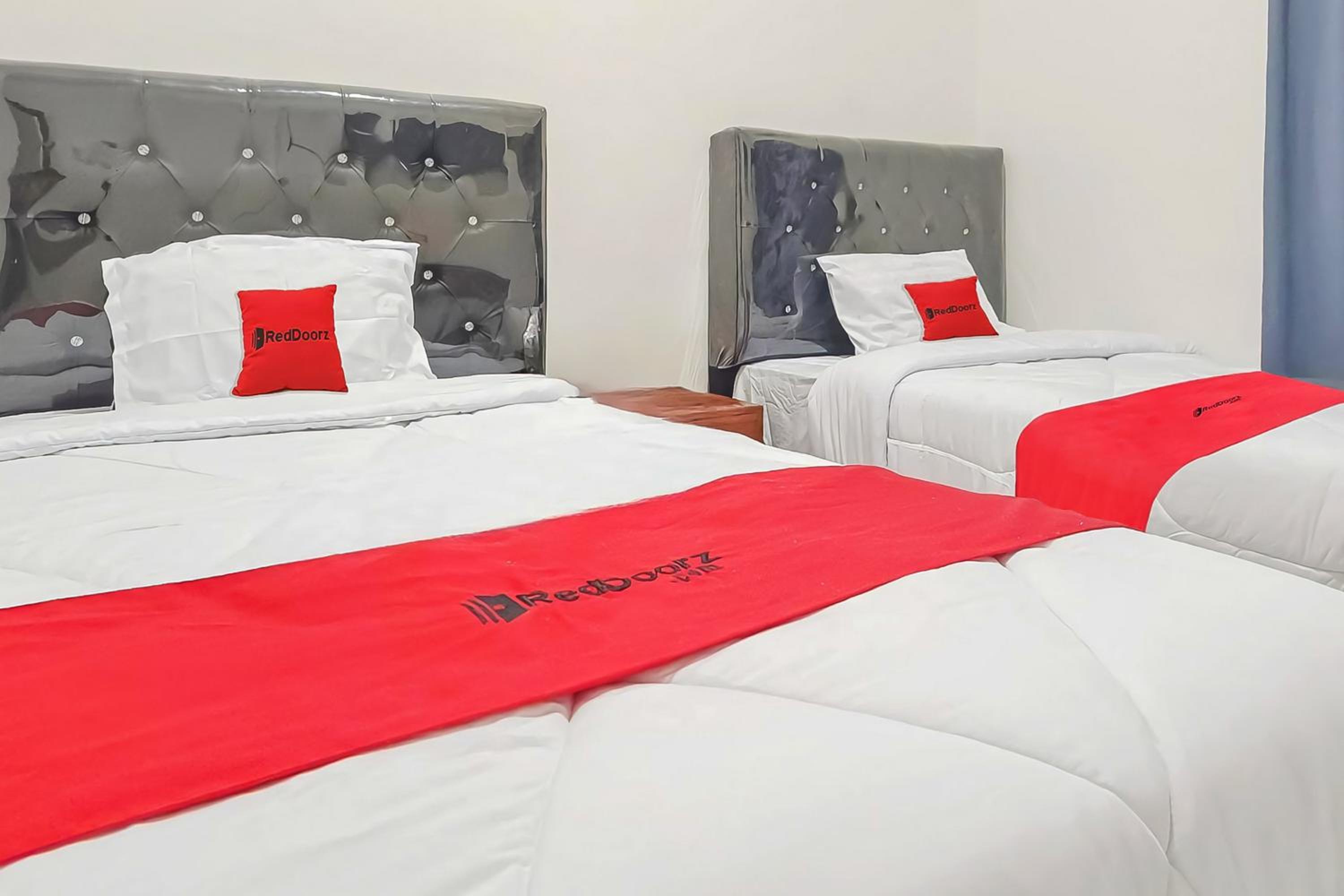 Standard Twin Room - Photo 7