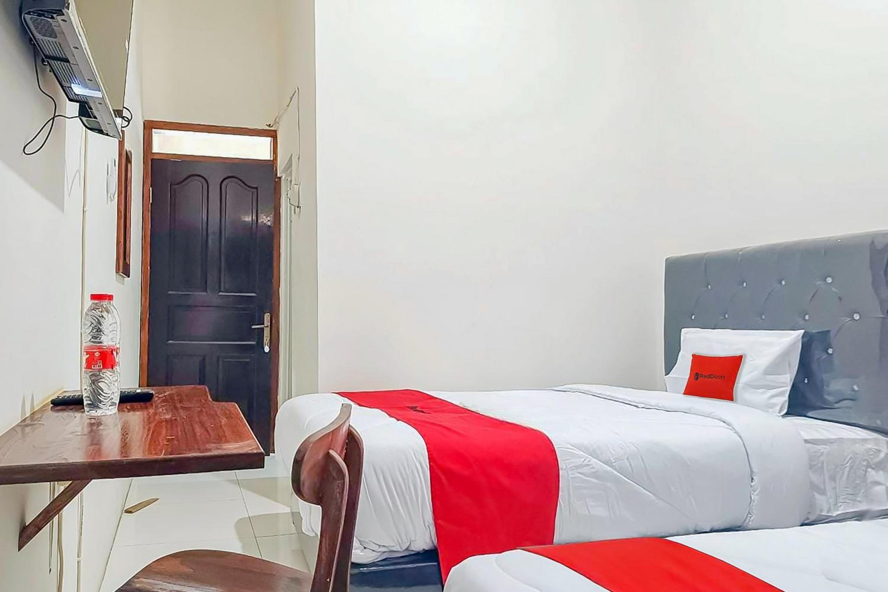 Standard Twin Room - Photo 5