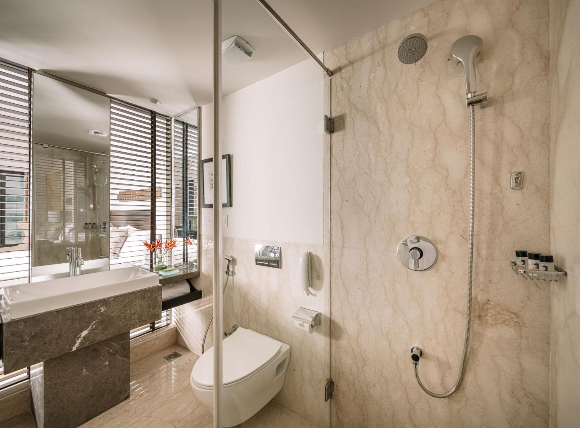 Deluxe Double or Twin Room - Photo 2