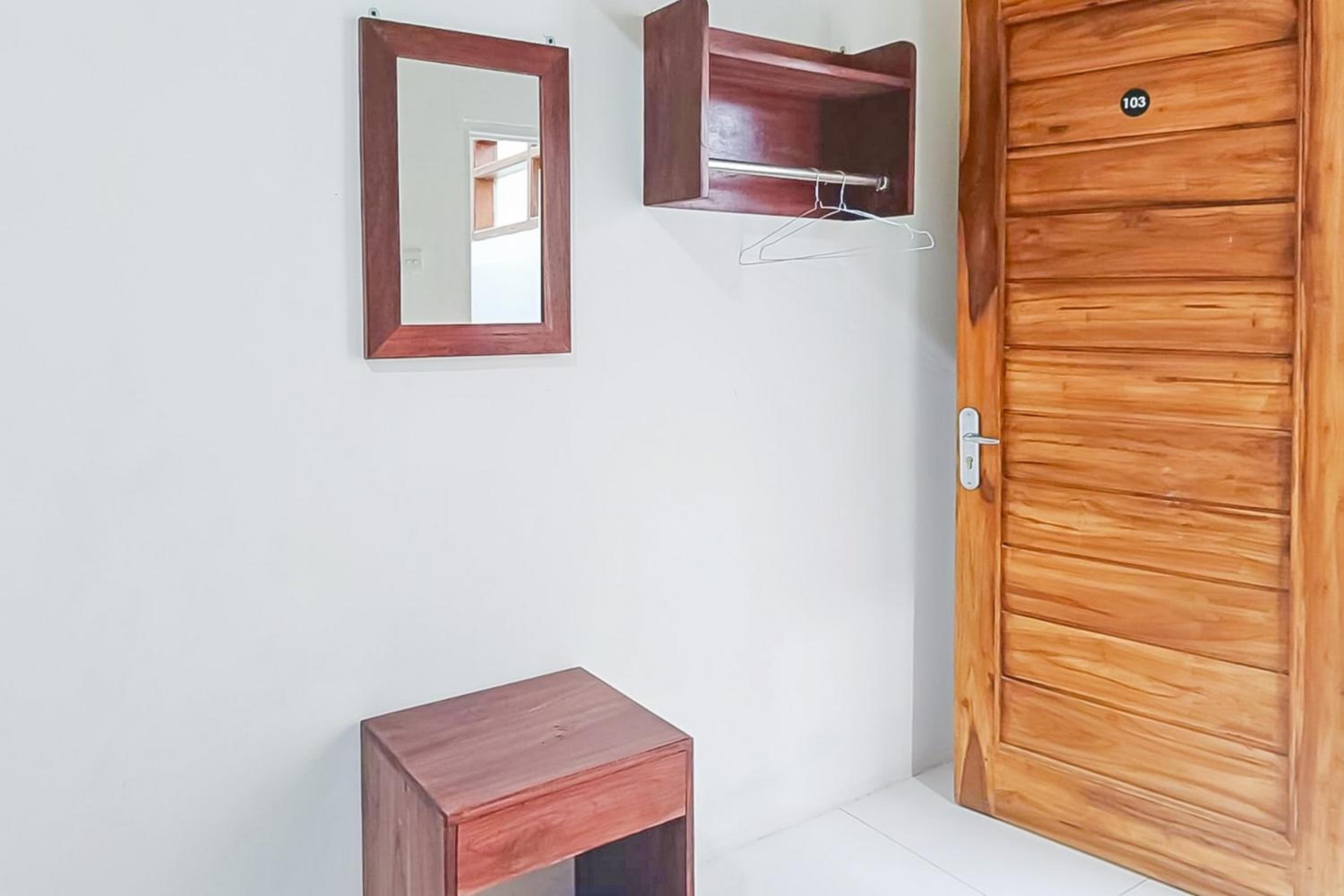Family Room - Photo 3