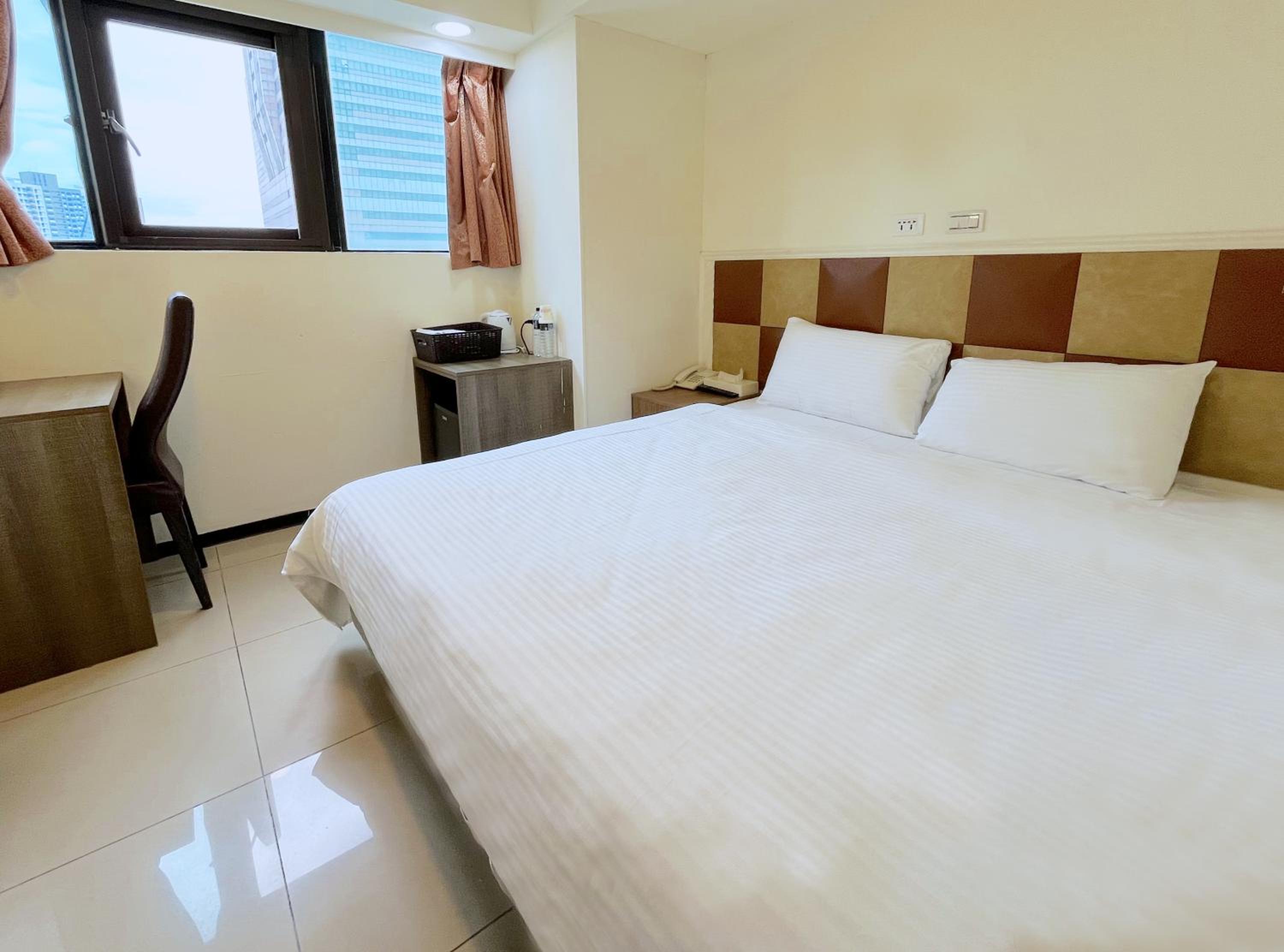 Standard Double Room - Photo 5