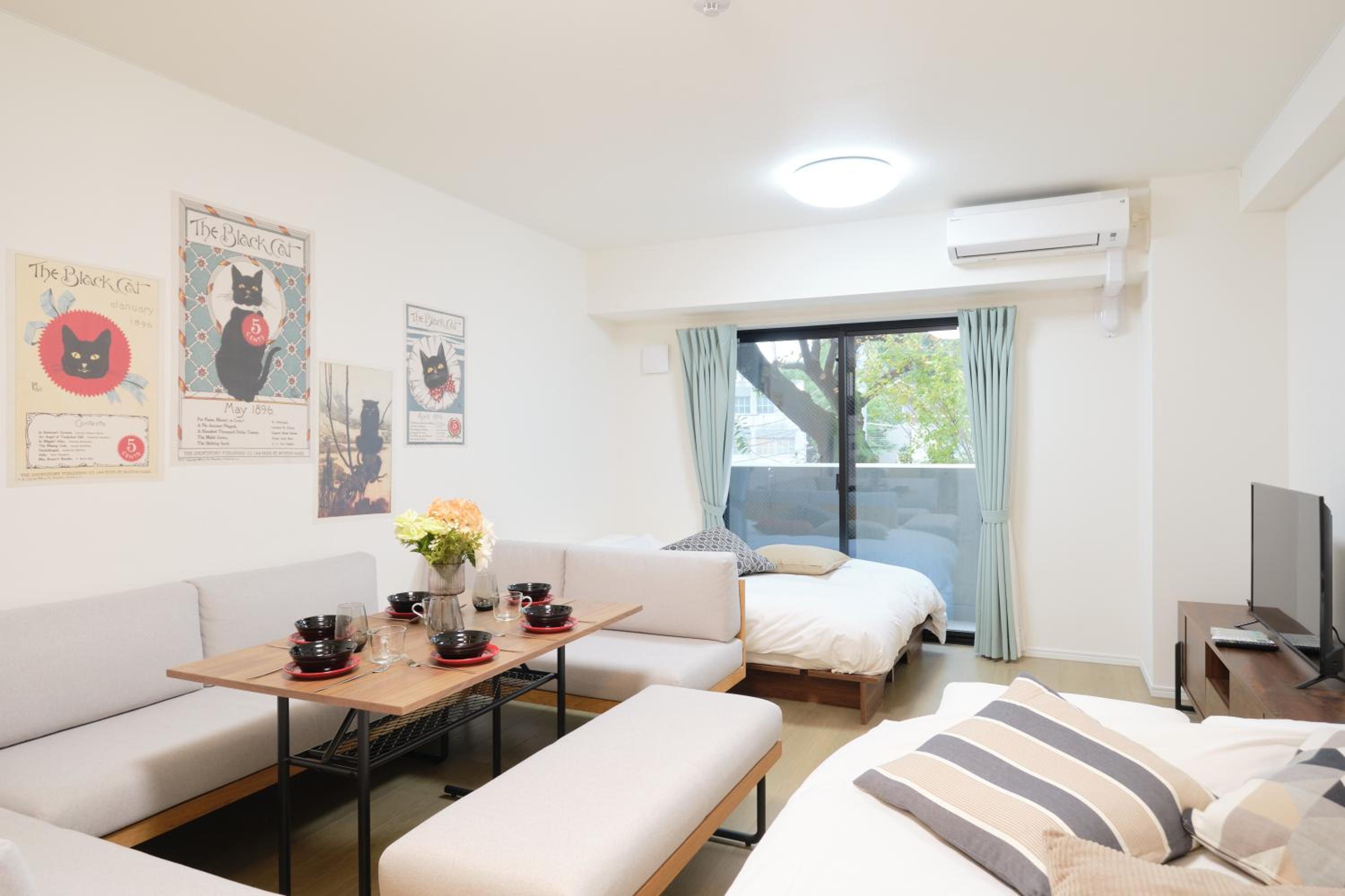 One-Bedroom Apartment photo 2