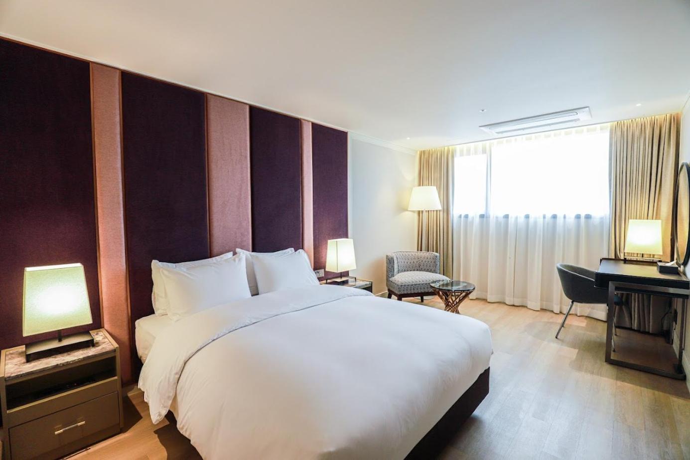 Standard King Room - Photo 1