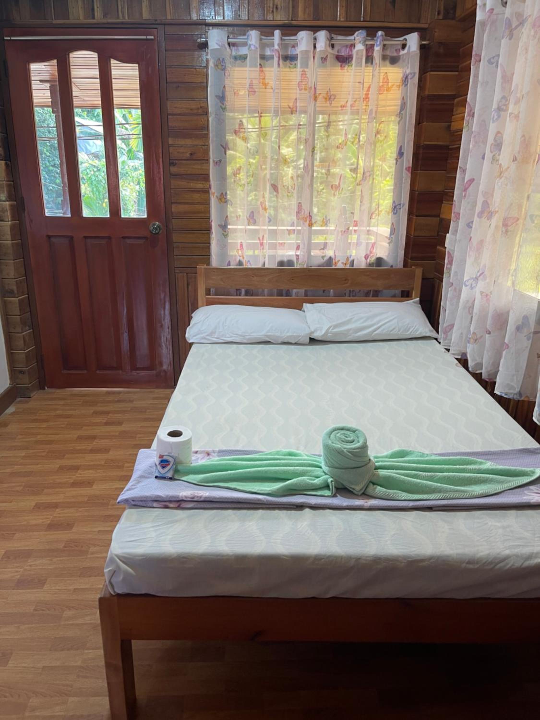 Double Room with Shared Bathroom photo 3