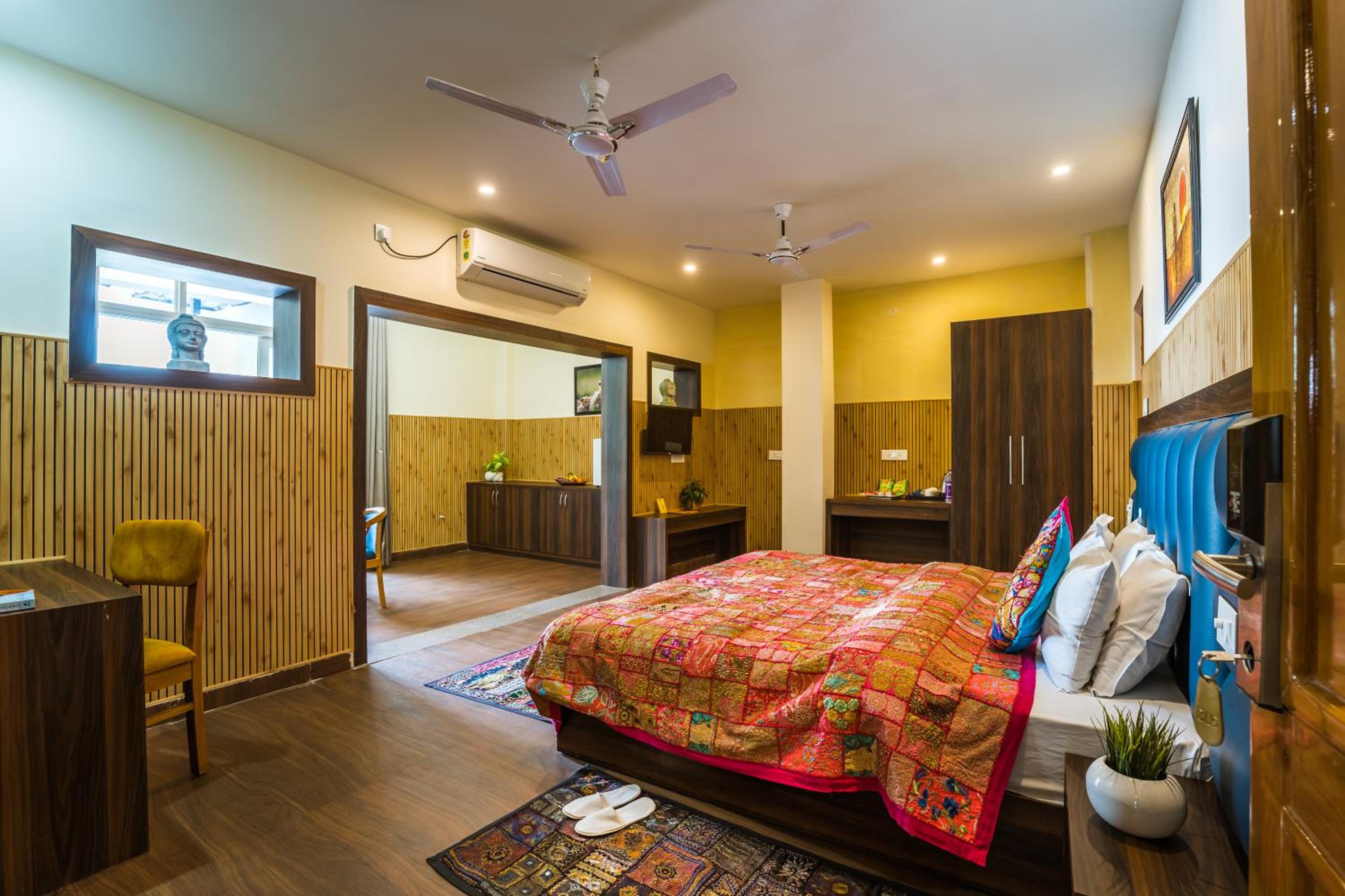 Suite with Balcony photo 2