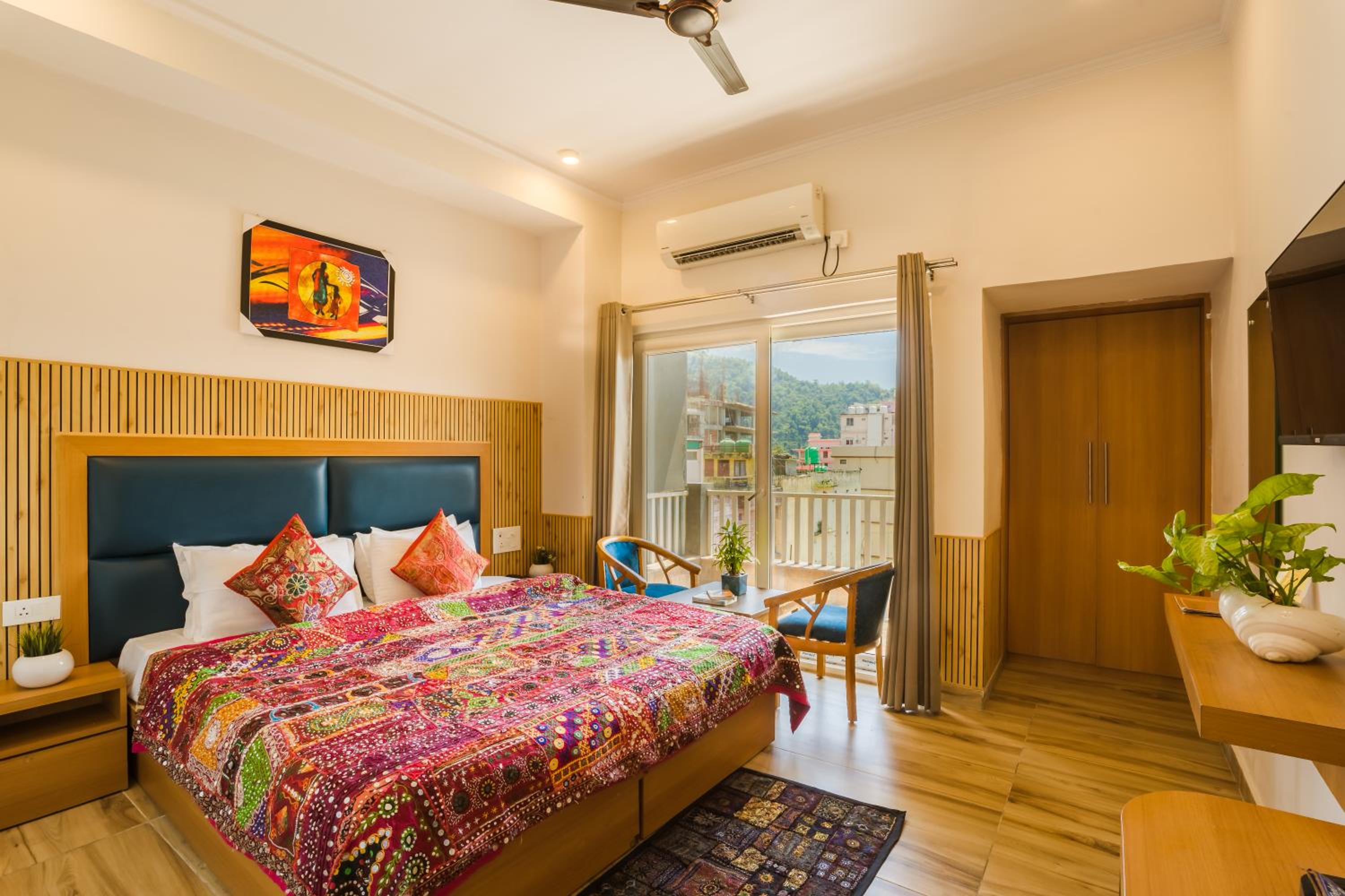 Deluxe Double Room with Balcony photo 1