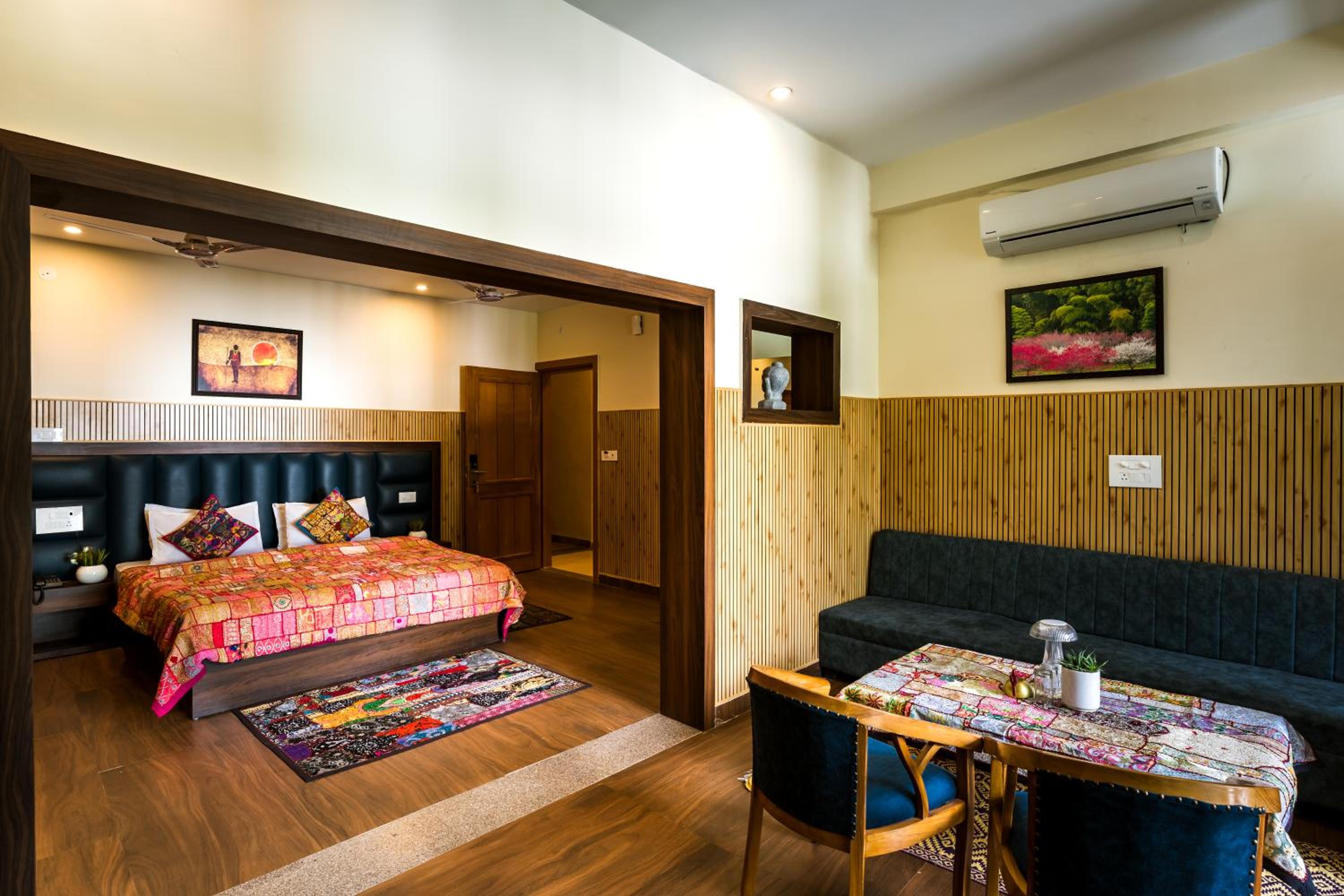 Suite with Balcony photo 3