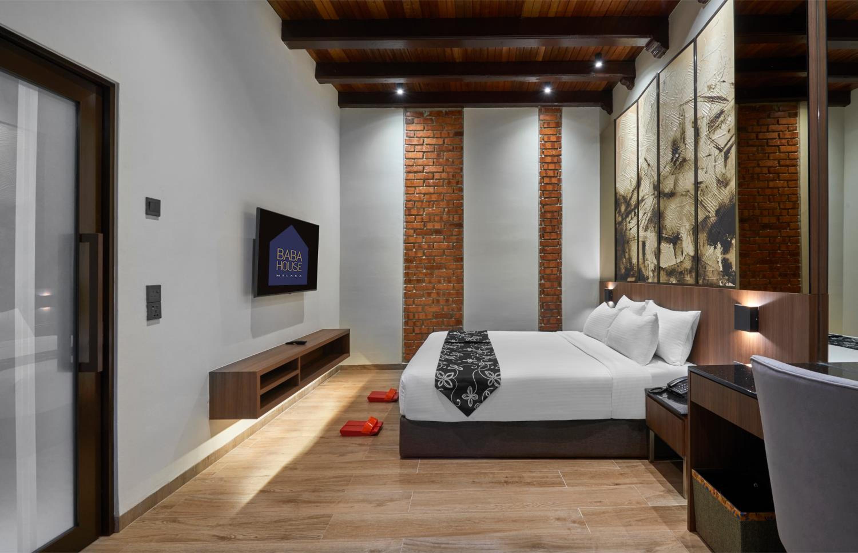 Yuletide Heritage Room Package - Deluxe Plus King (Bilek Ruellia King) (Breakfast and Dinner for 2 People)