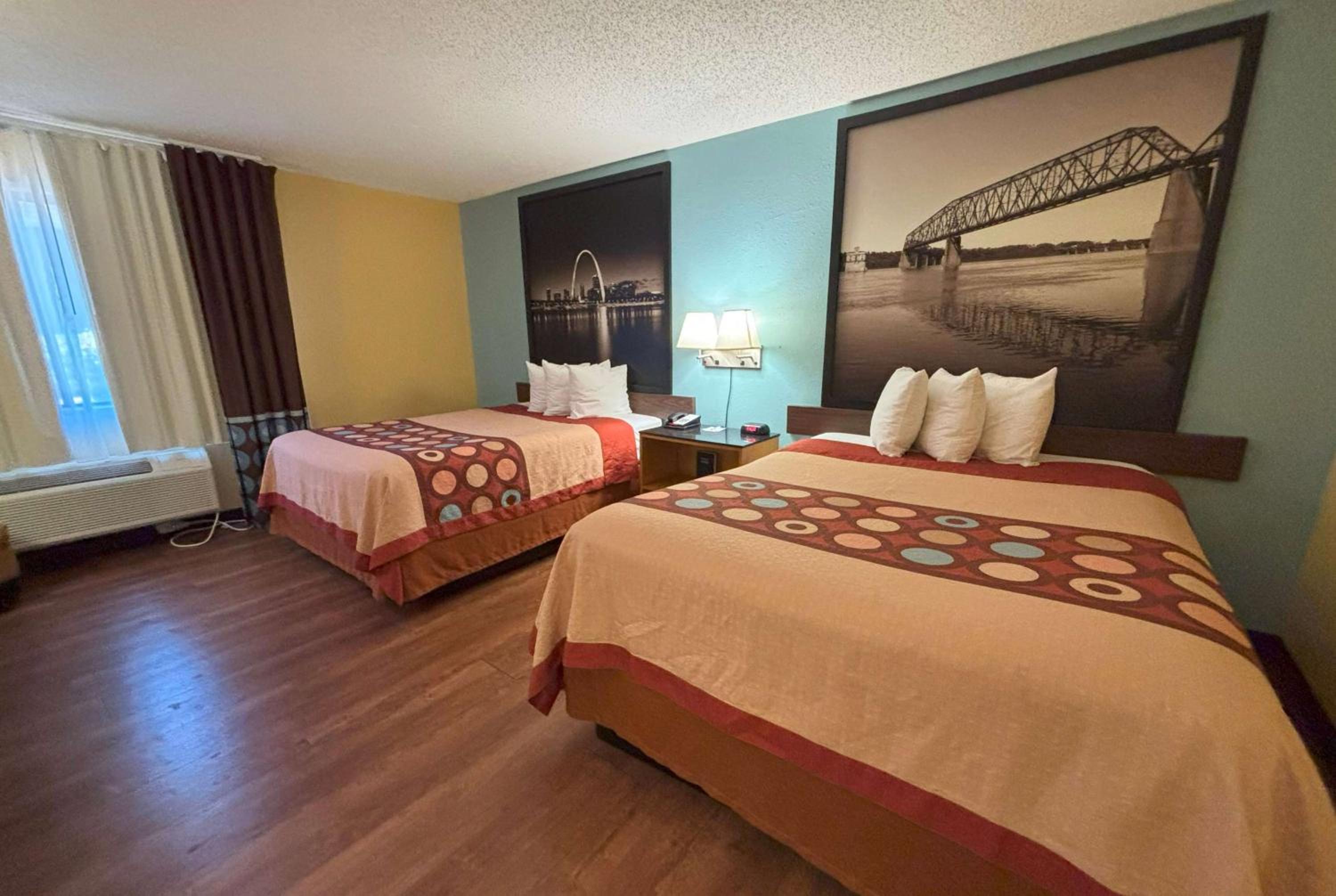 Queen Room with Two Queen Beds - Non-Smoking