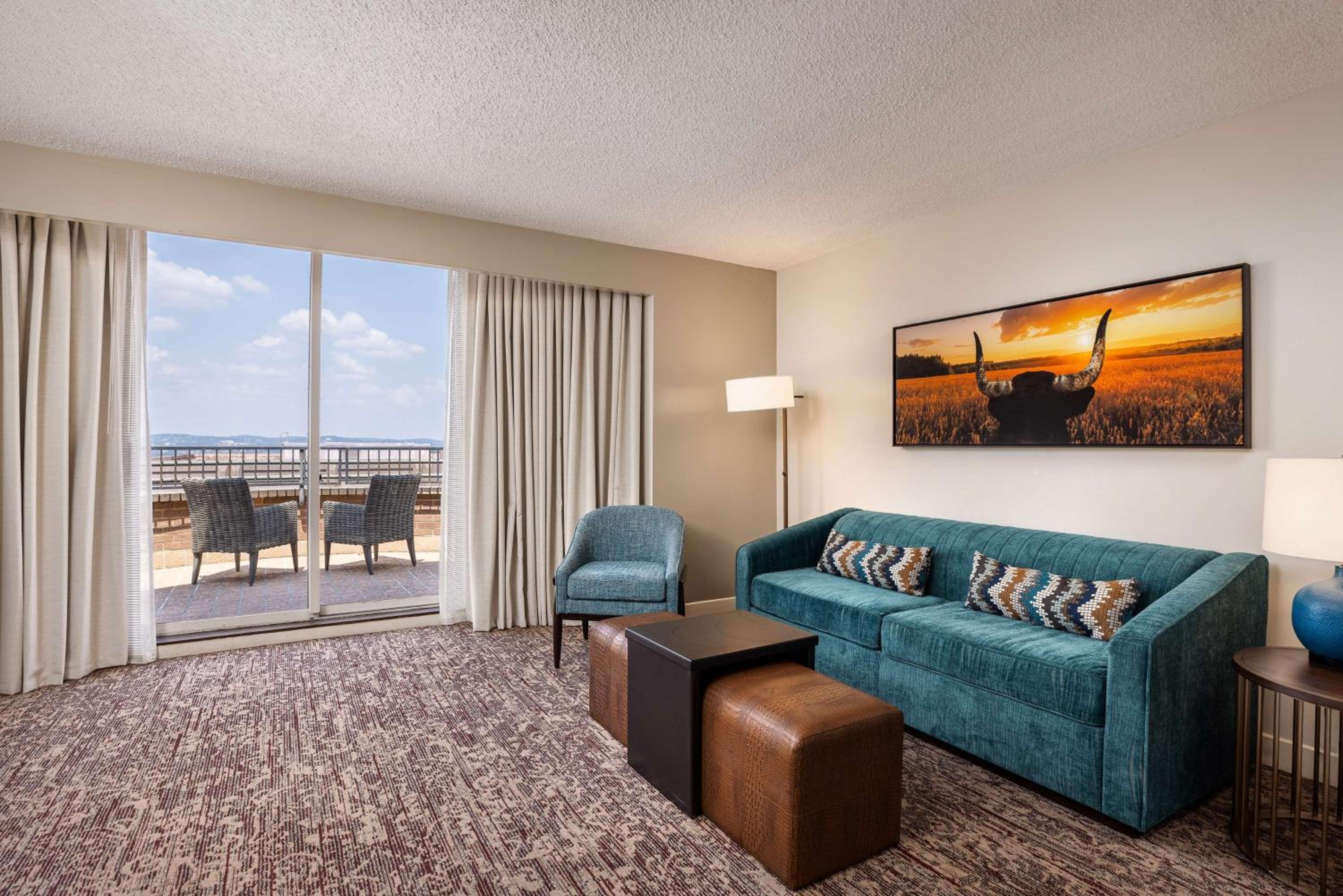 Penthouse Suite - Photo 1