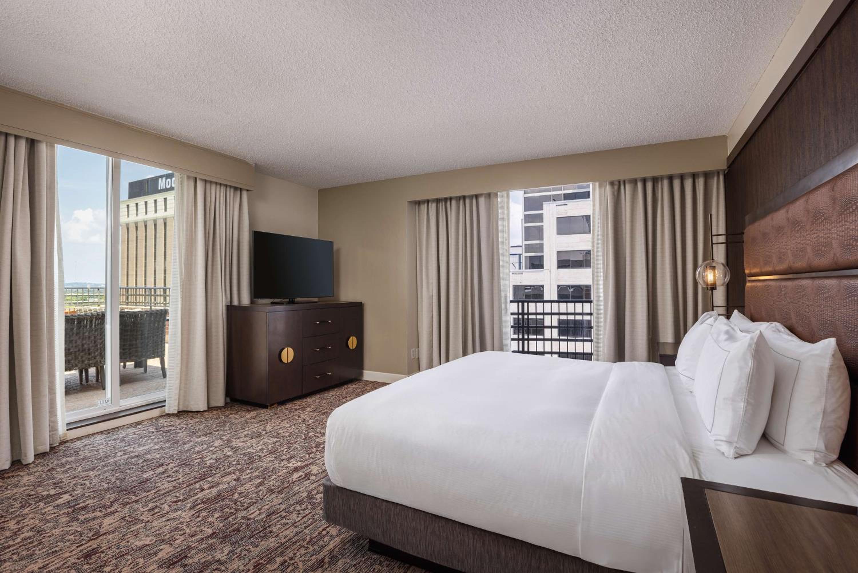Penthouse Suite - Photo 12
