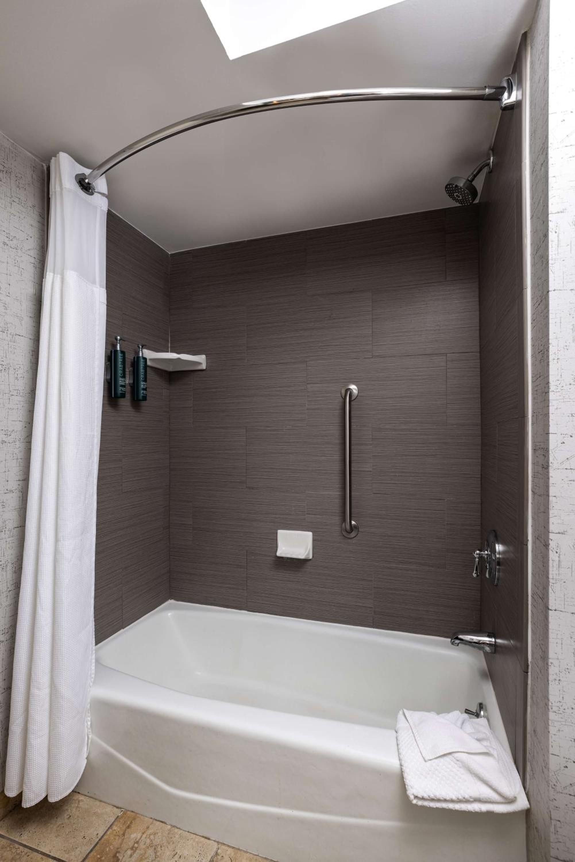 Two-Bedroom King Suite - Photo 10