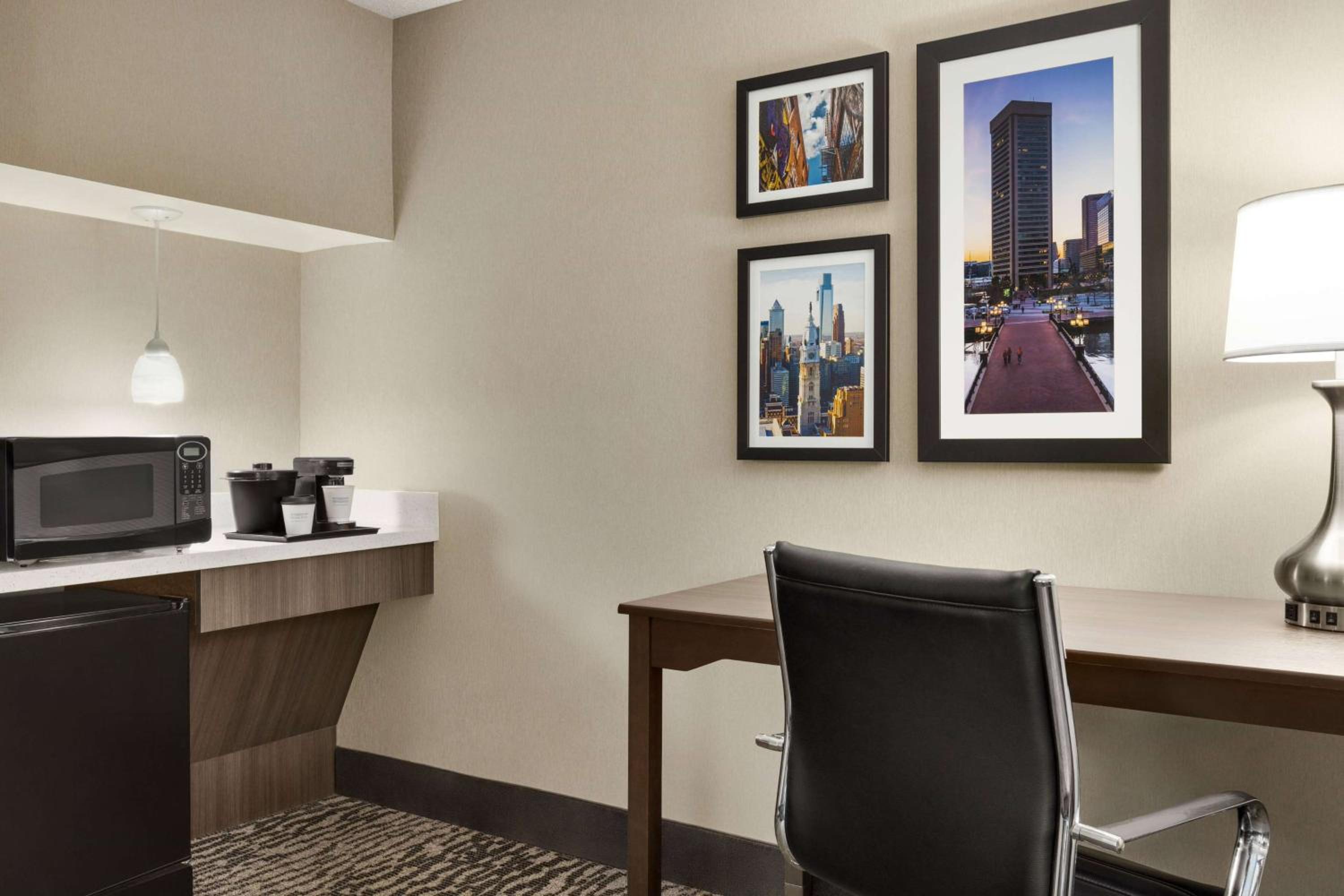 King Room with Mobility/Hearing Impaired Access - Non-Smoking - Photo 7