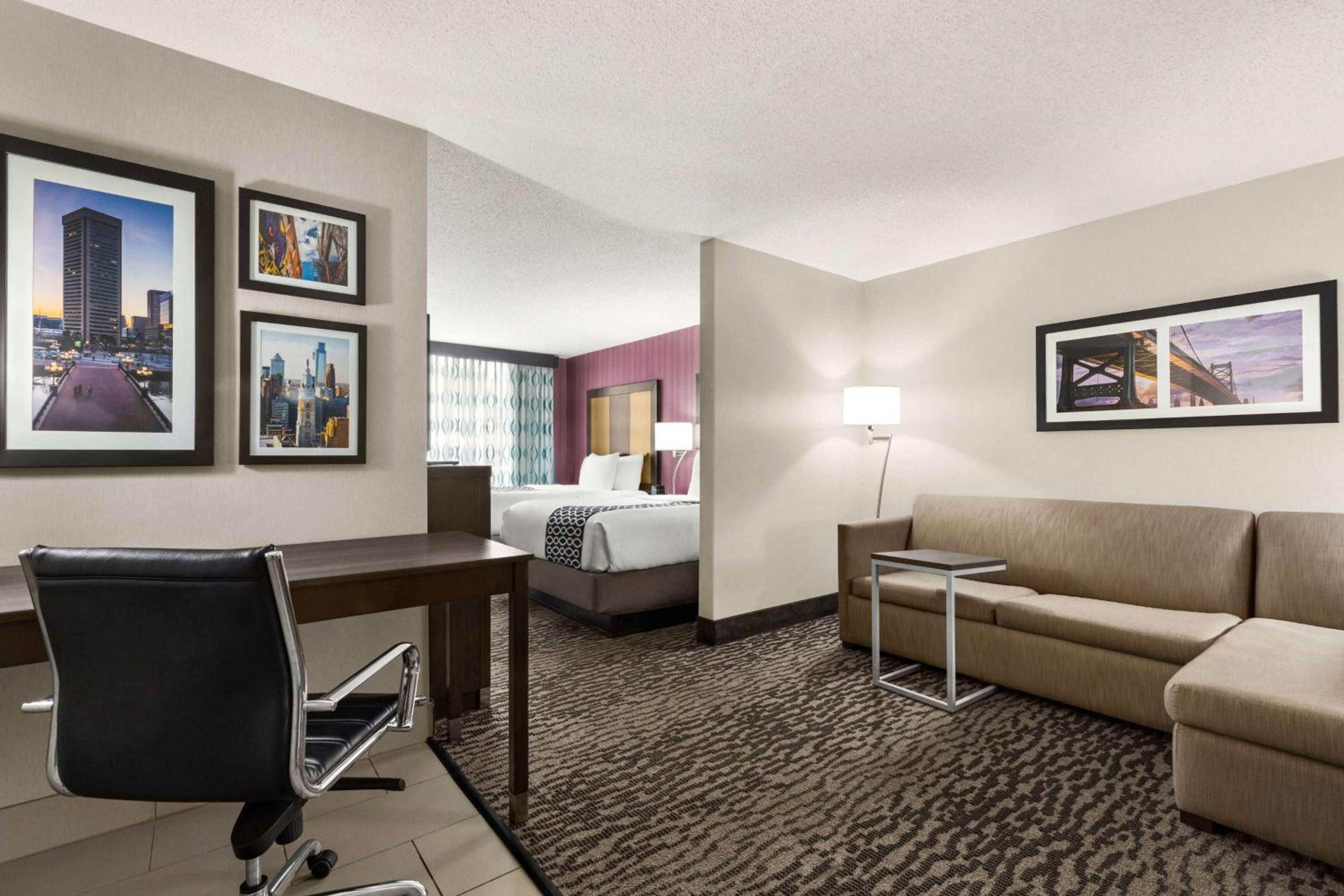 Studio Suite with Two Double Beds - Non-Smoking - Photo 1