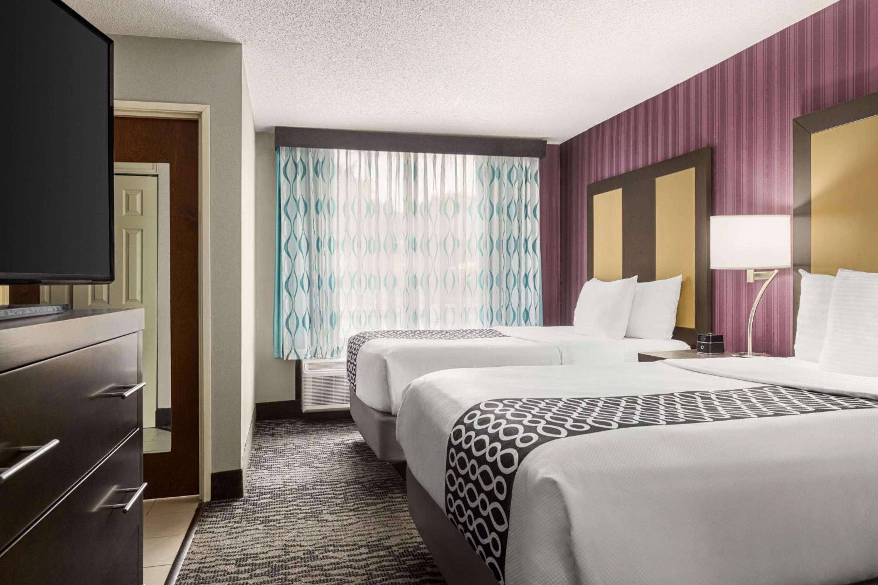 Studio Suite with Two Double Beds - Non-Smoking - Photo 5