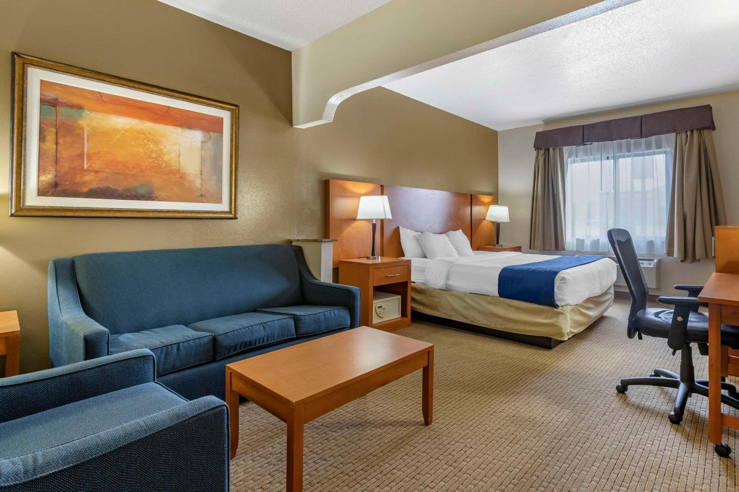 King Suite with Roll In Shower and Sofa Bed - Disability Access/Nonsmoking photo 1