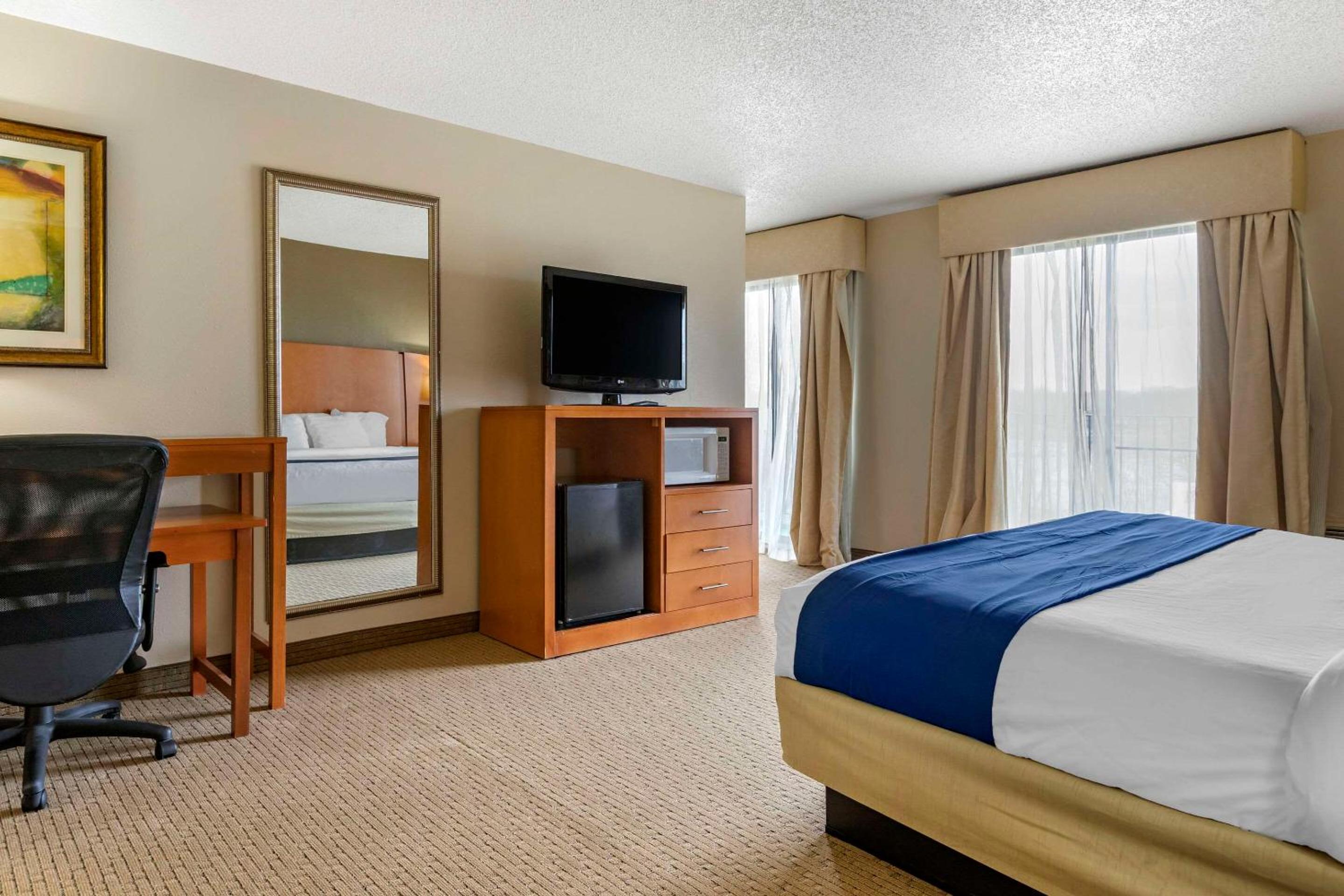 King Suite - Photo 1