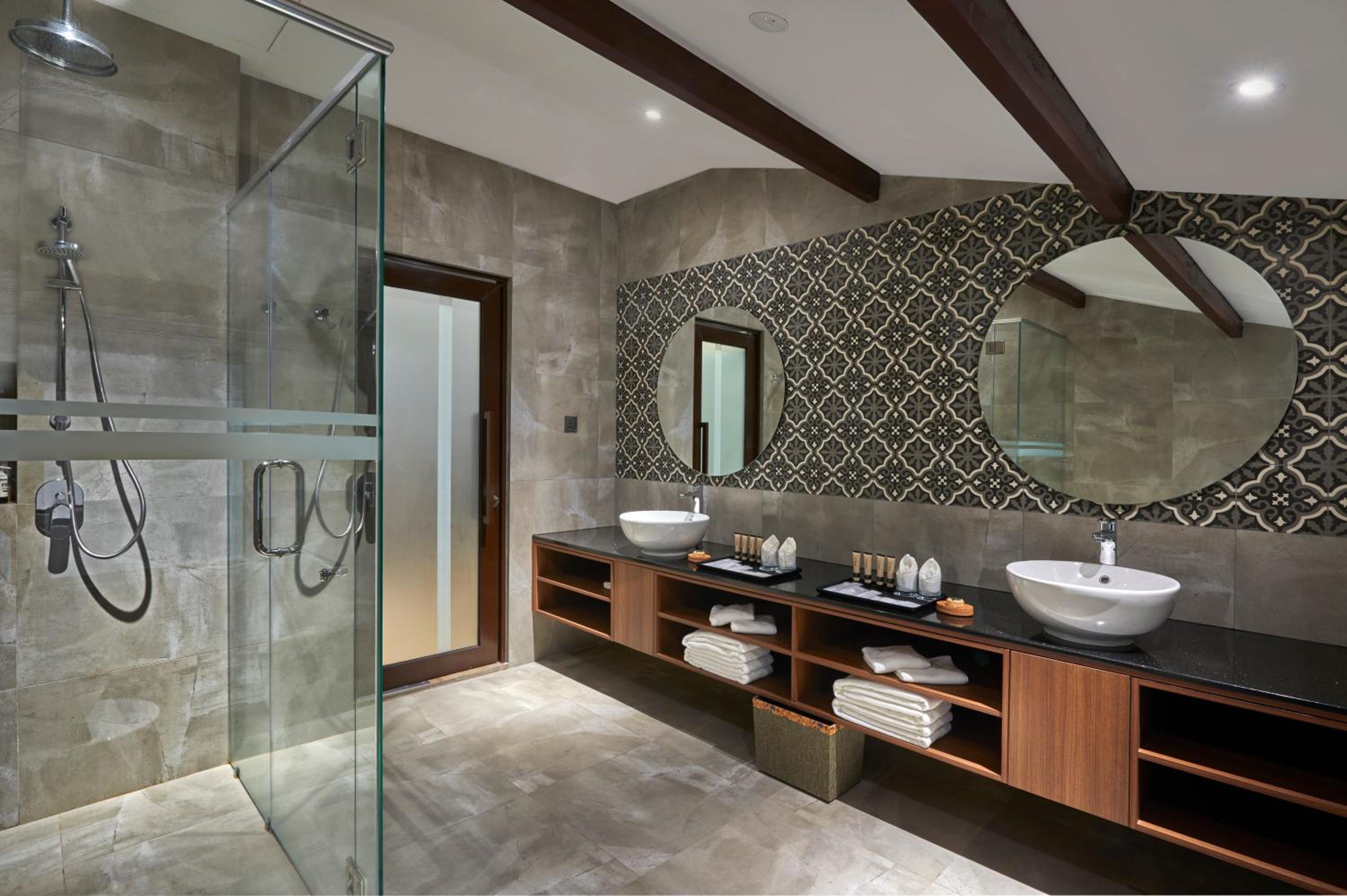 Family Suite (Bilek Peony)