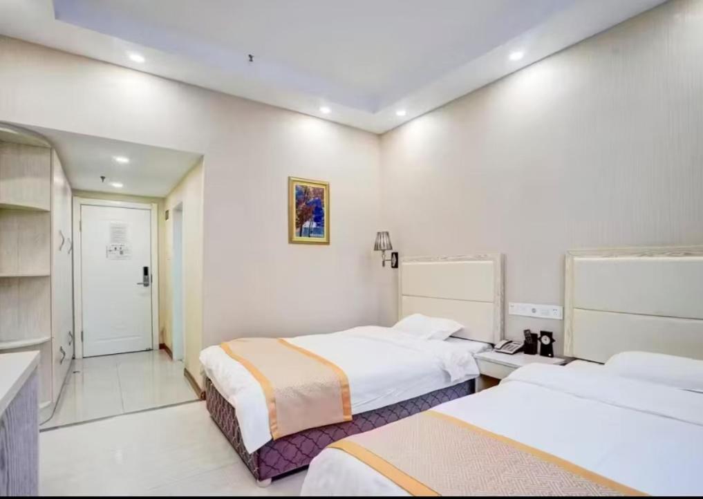 Standard Twin Room photo 2
