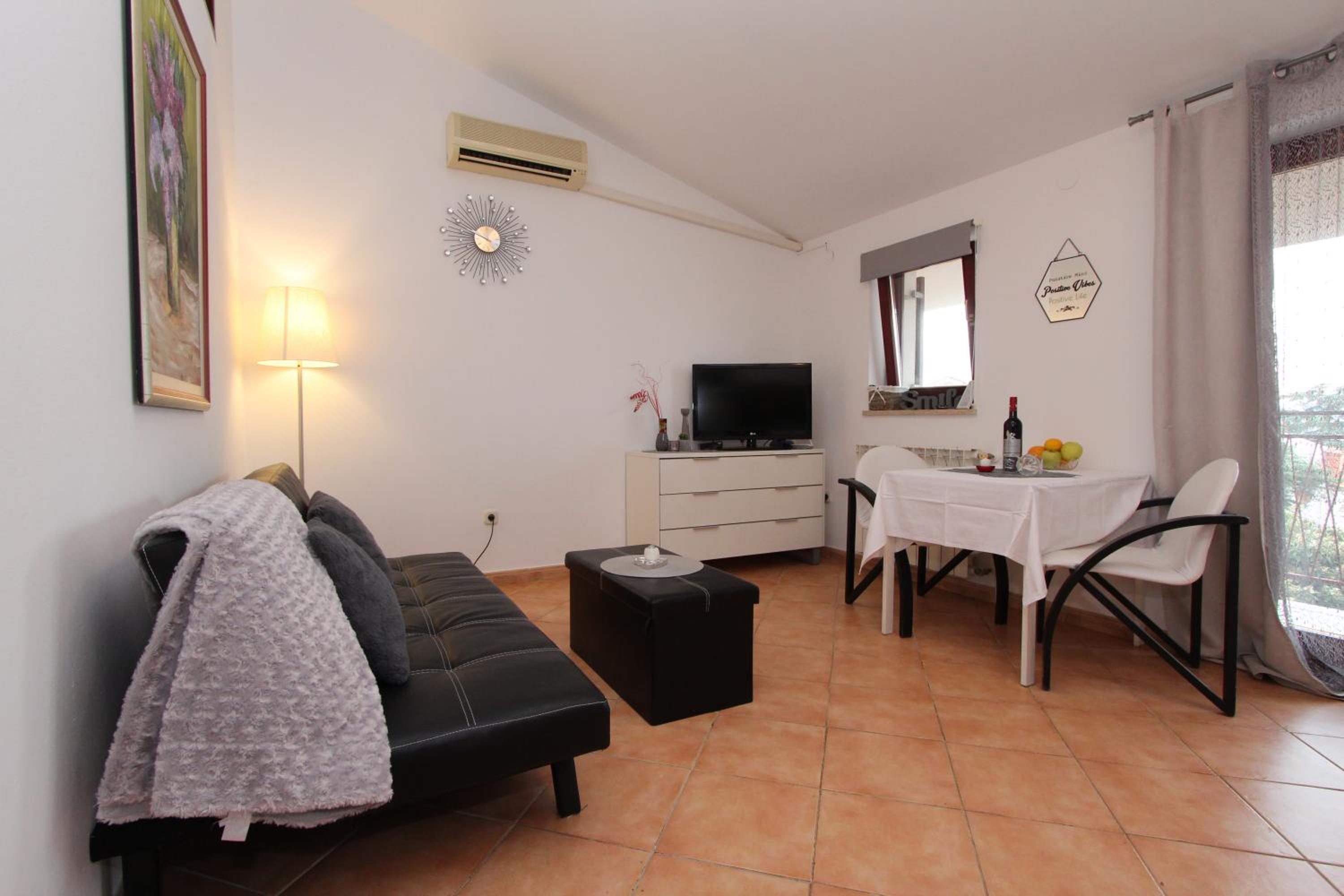 One Bedroom Apartment with Sea View