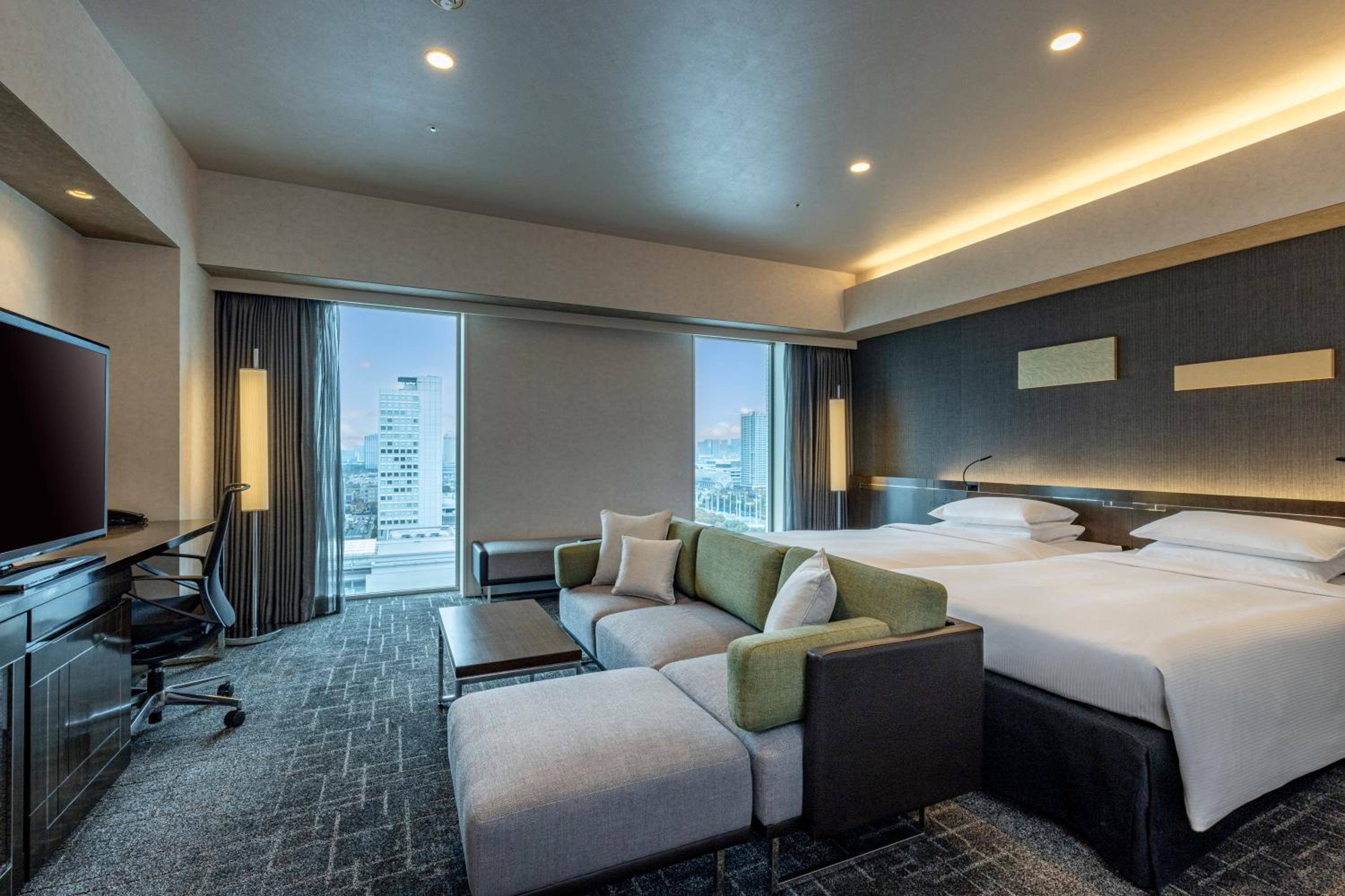 Premium Room with Two Twin Beds - High Floor photo 1