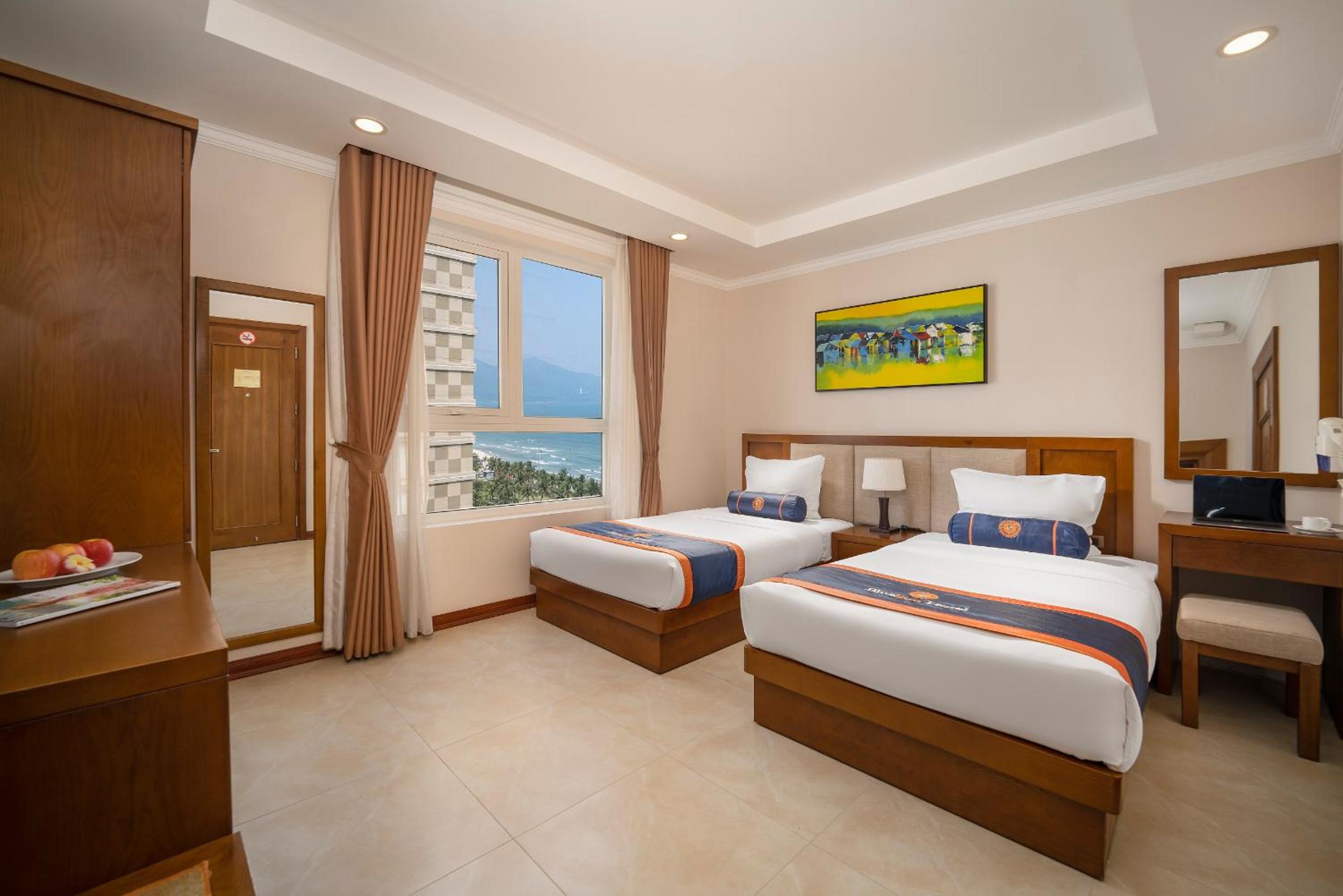 Deluxe King Room with Partial Sea View - Afternoon Tea Included