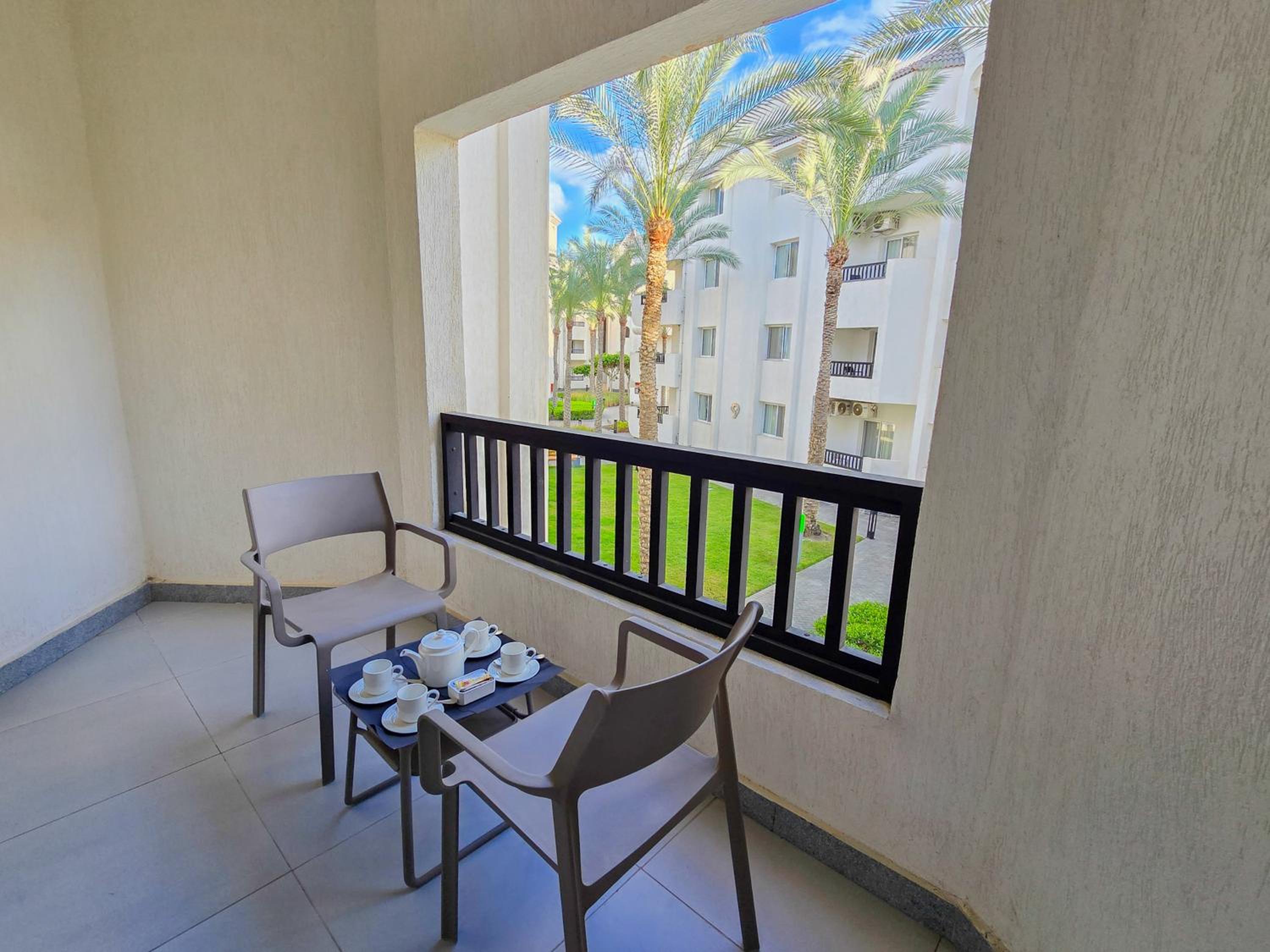 Suite with Garden View - Photo 5
