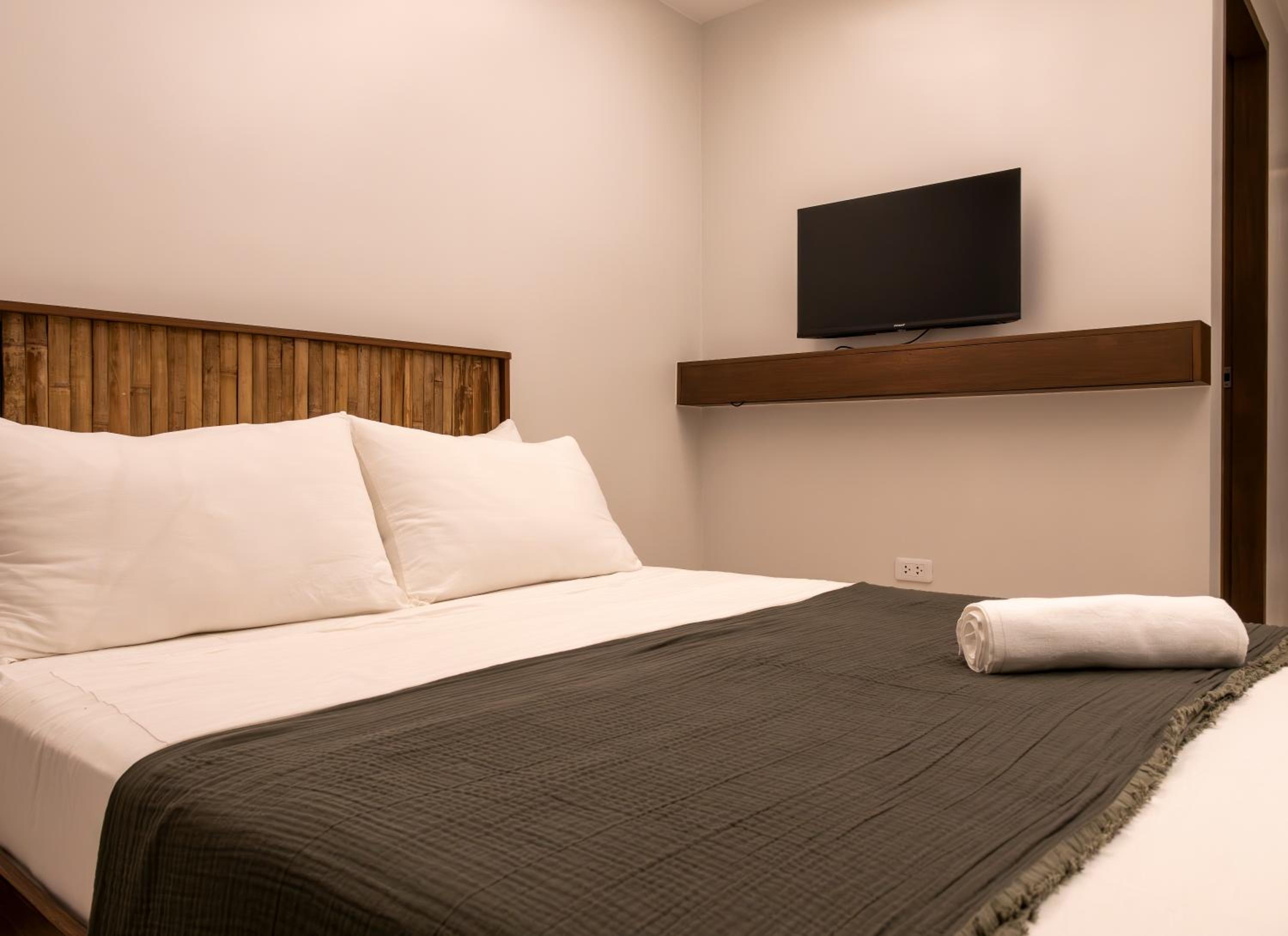 Standard Queen Room - Photo 4