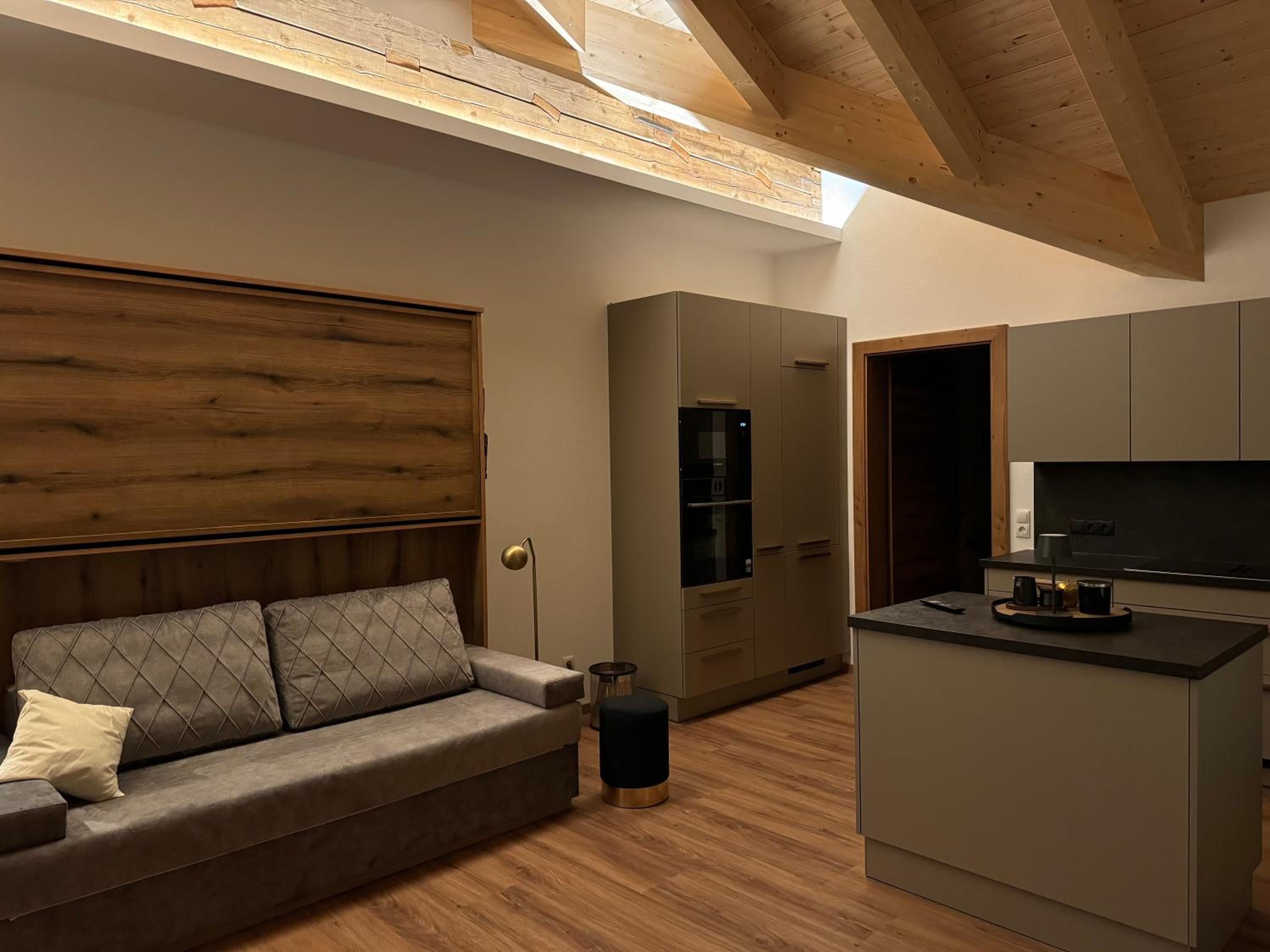 Two-Bedroom Apartment with Balcony and Terrace photo 3