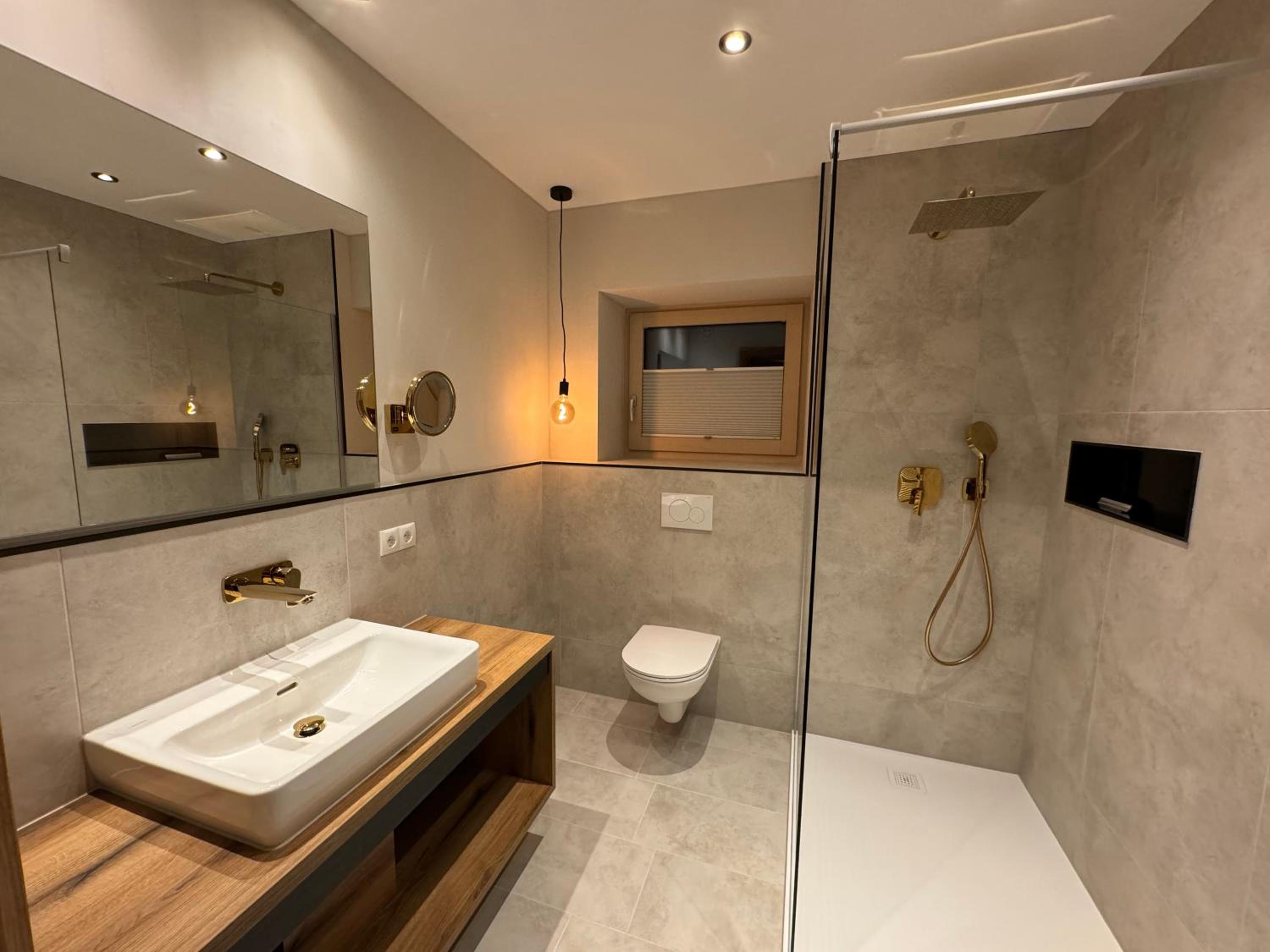 Two-Bedroom Apartment with Balcony and Terrace photo 2