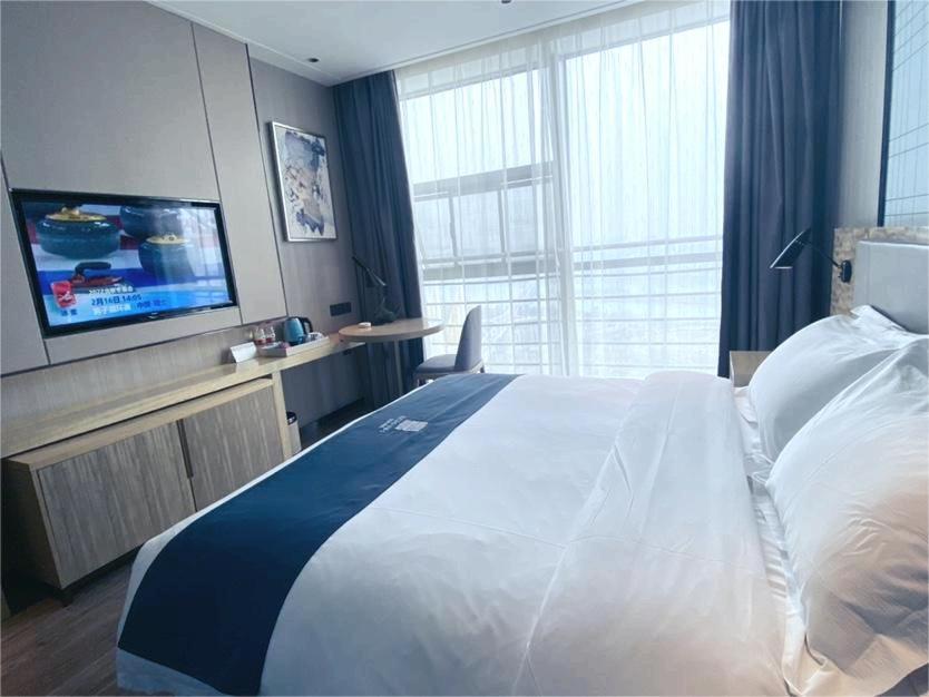 Deluxe Queen Room photo 3