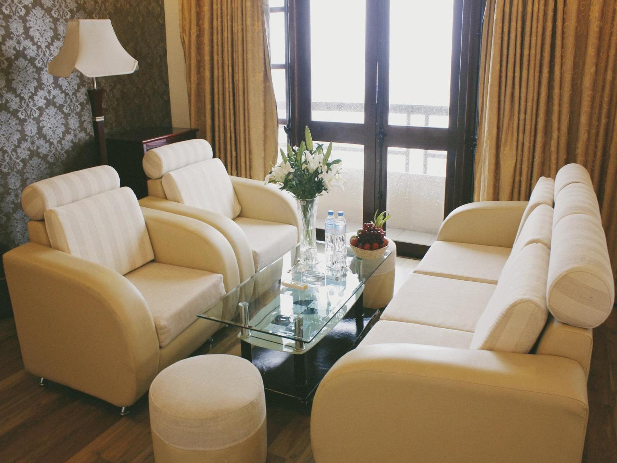 Suite - Photo 2