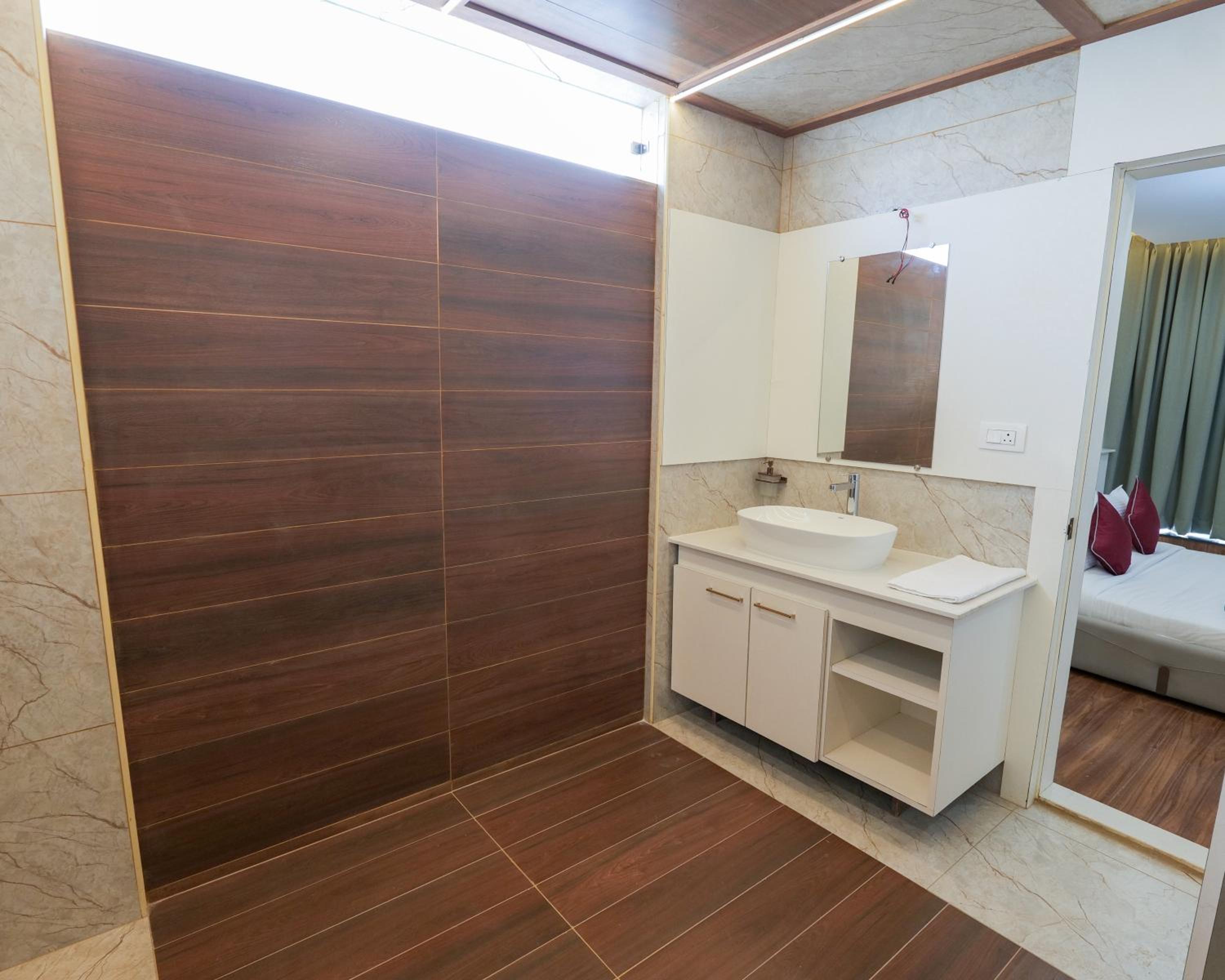 Signature Suite King Bed Room - Photo 11