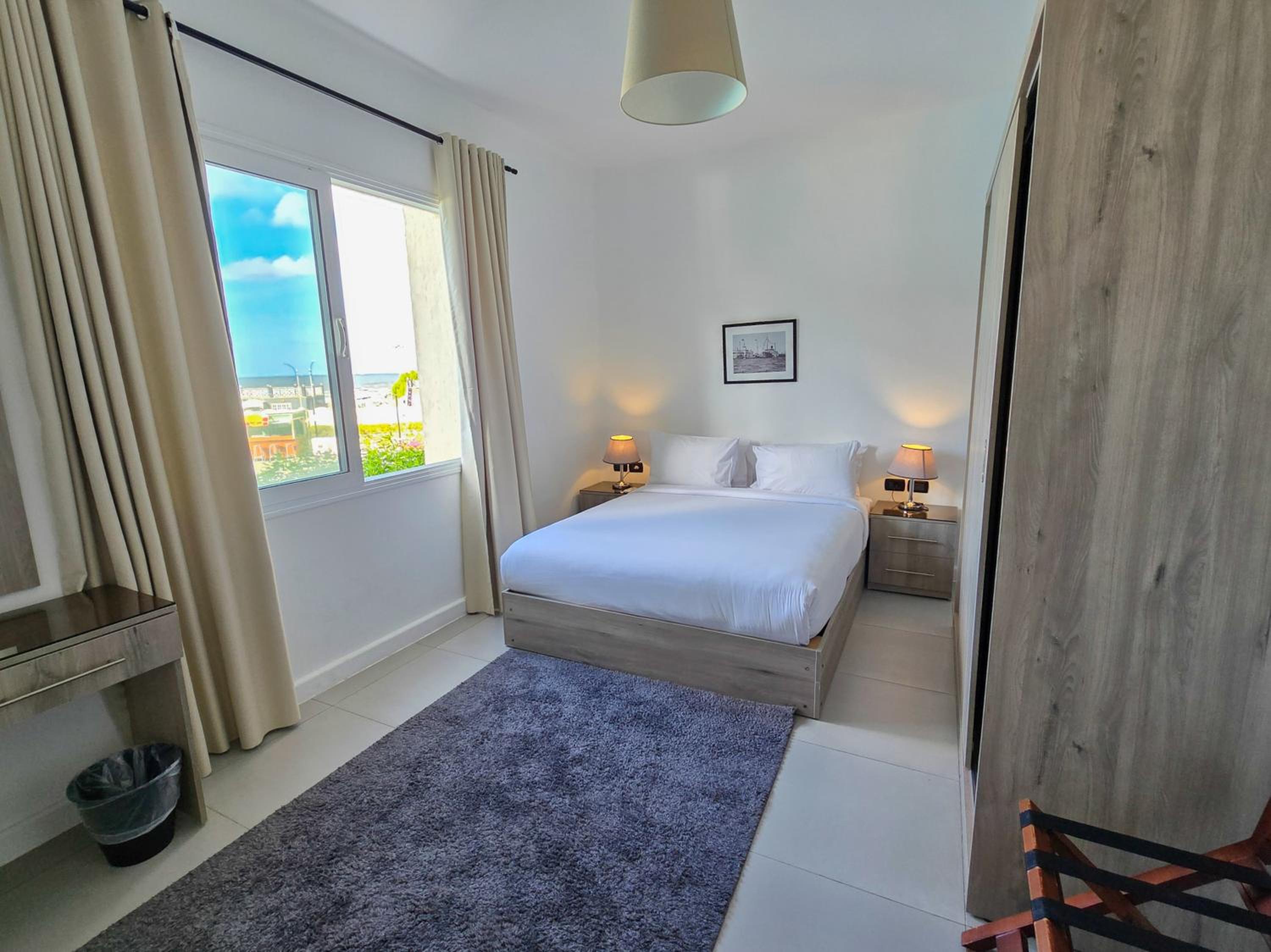 Deluxe Suite - Photo 6