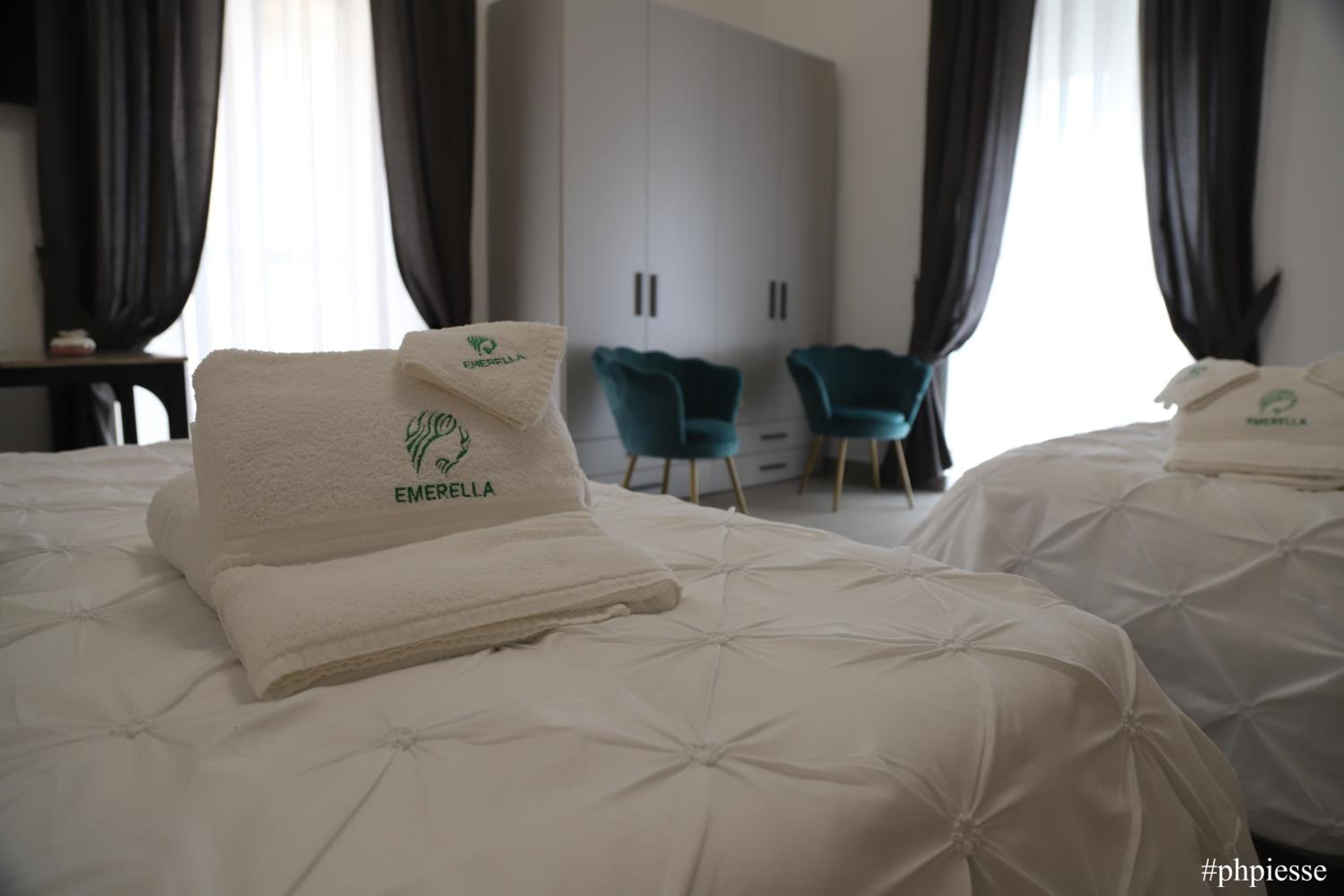 Superior Queen Room with Two Queen Beds - Photo 6
