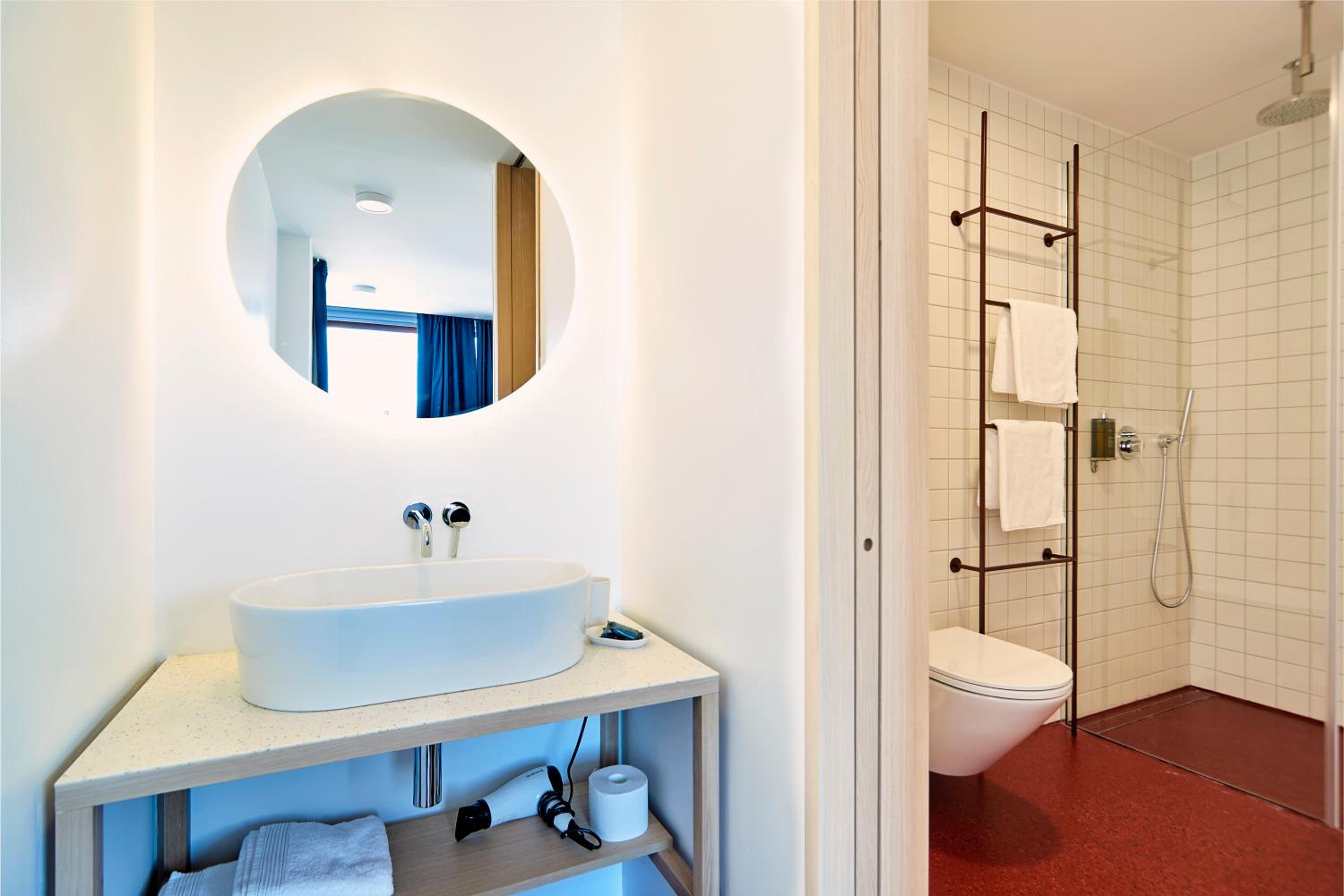 Superior King Room - Photo 6