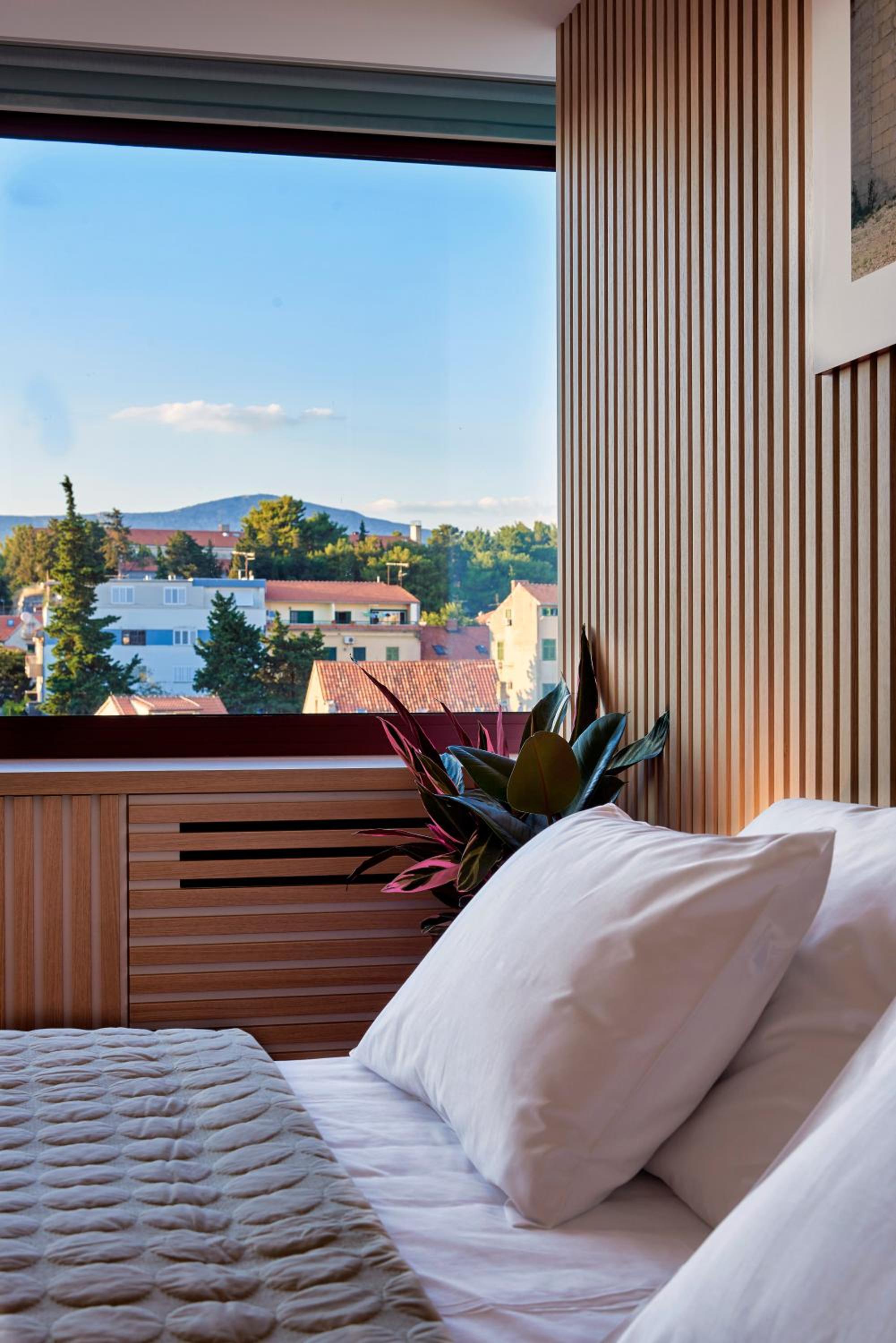 Superior King Room - Photo 4