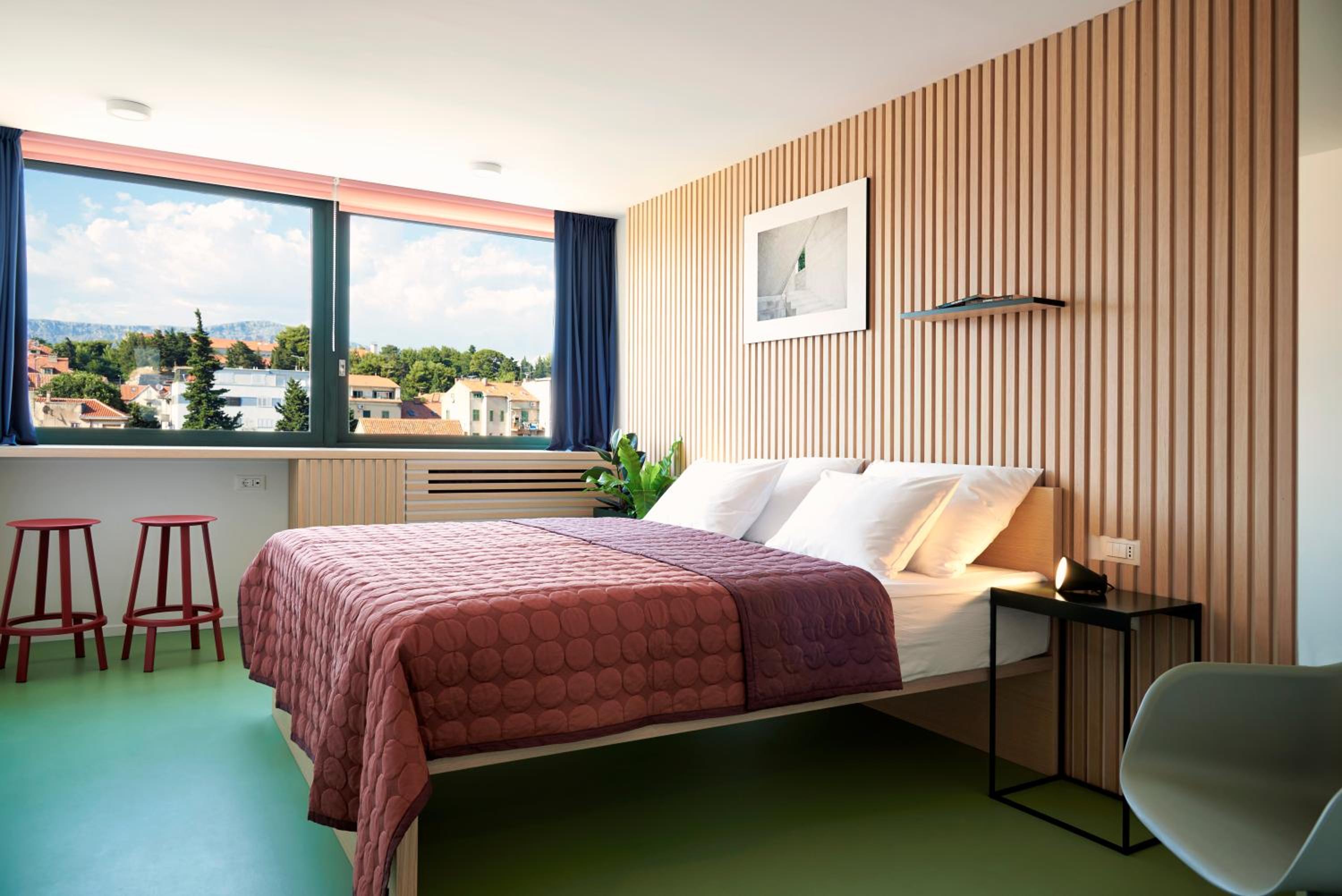 Superior King Room - Photo 5