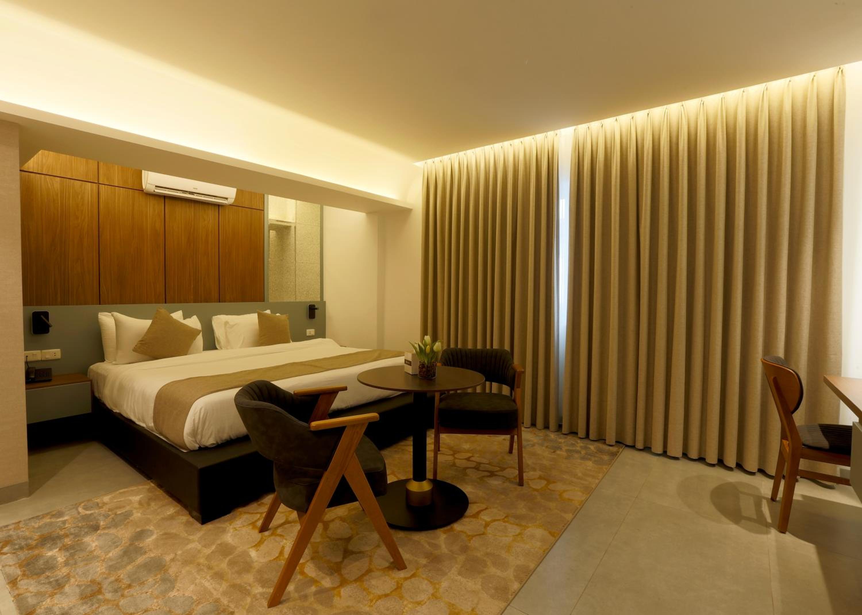 Superior King Room