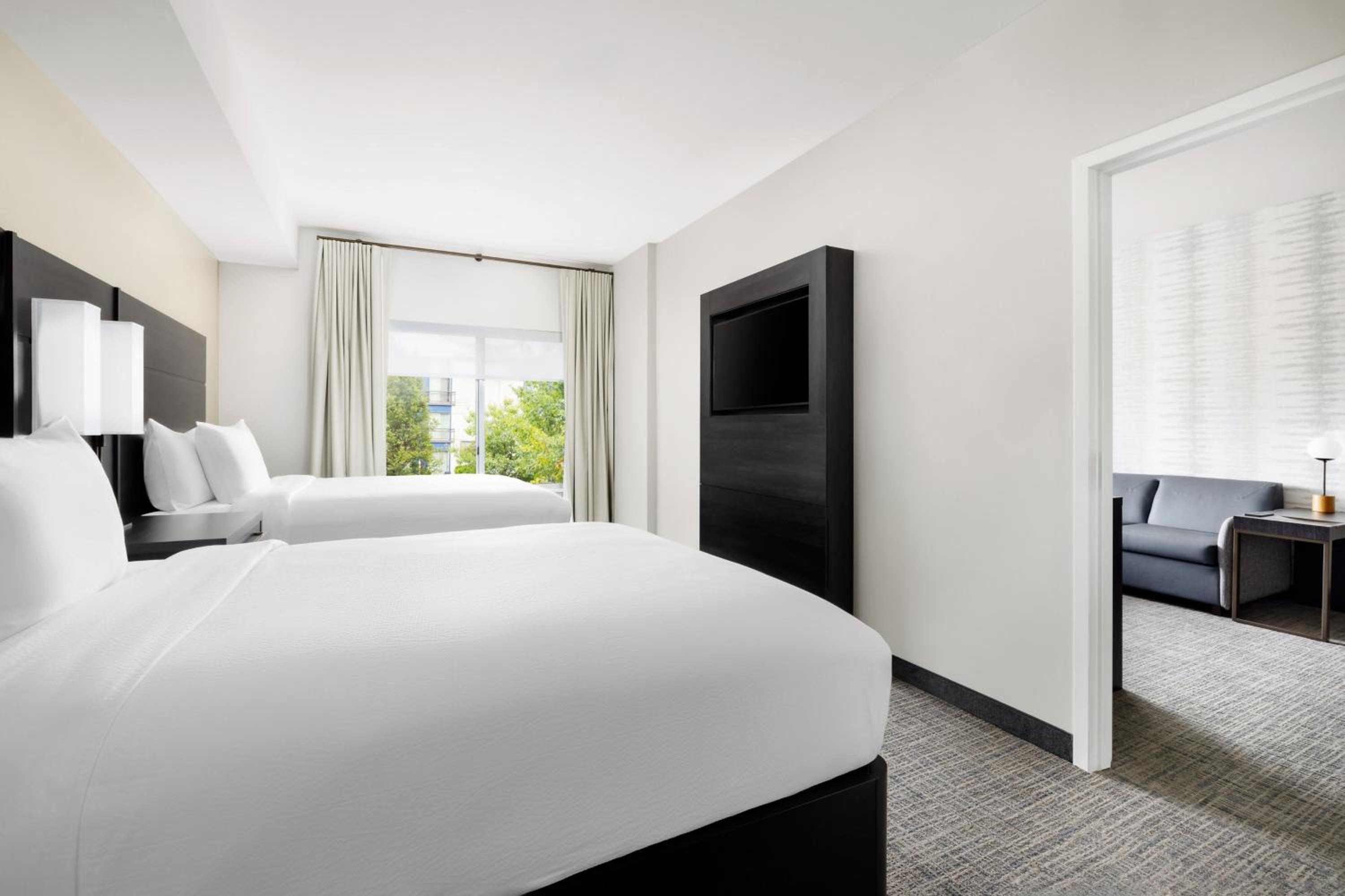 One-Bedroom Suite with Two Queen Beds and Sofa Bed - Photo 1