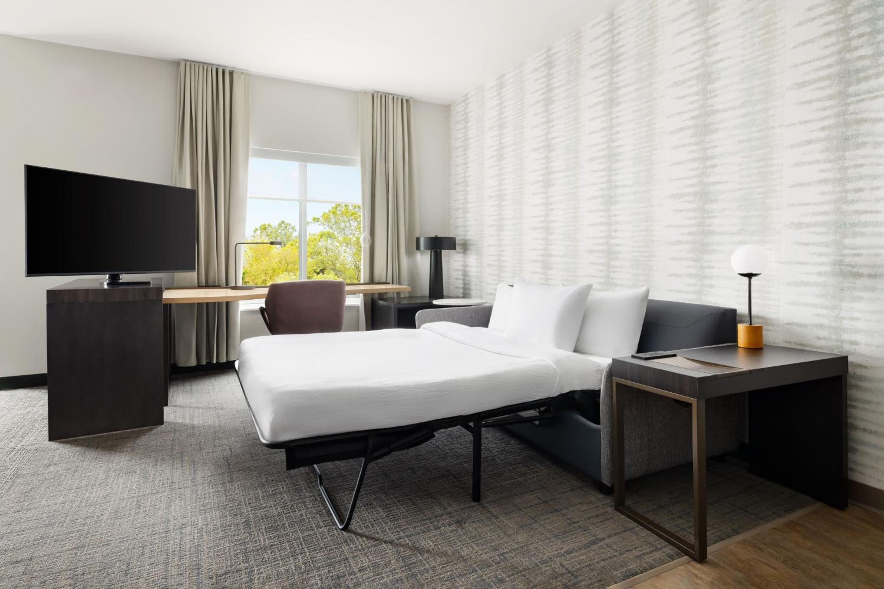 One-Bedroom King Suite with Sofa Bed - Photo 5