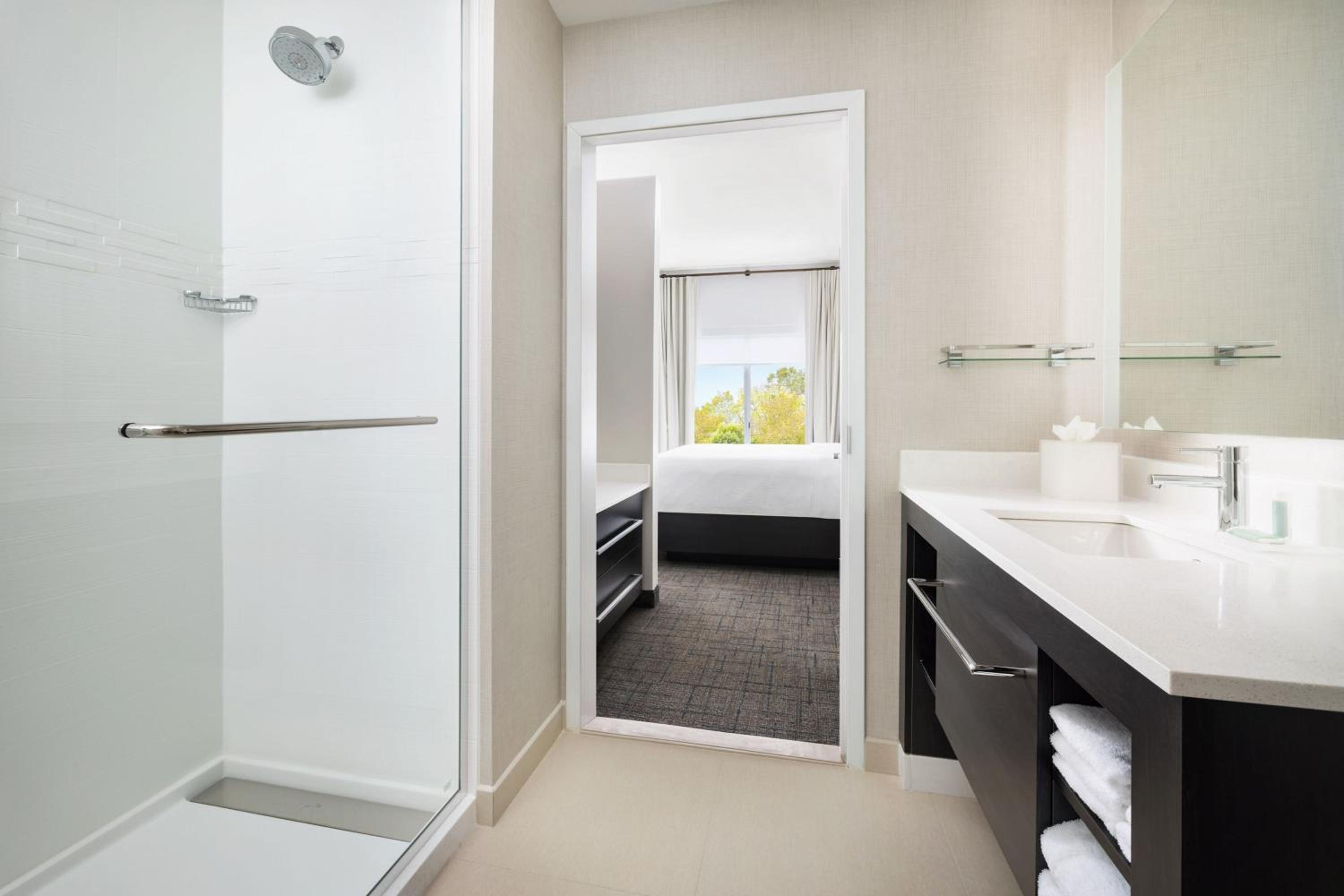 Studio Suite with Two Queen Beds and Sofa Bed - Photo 6