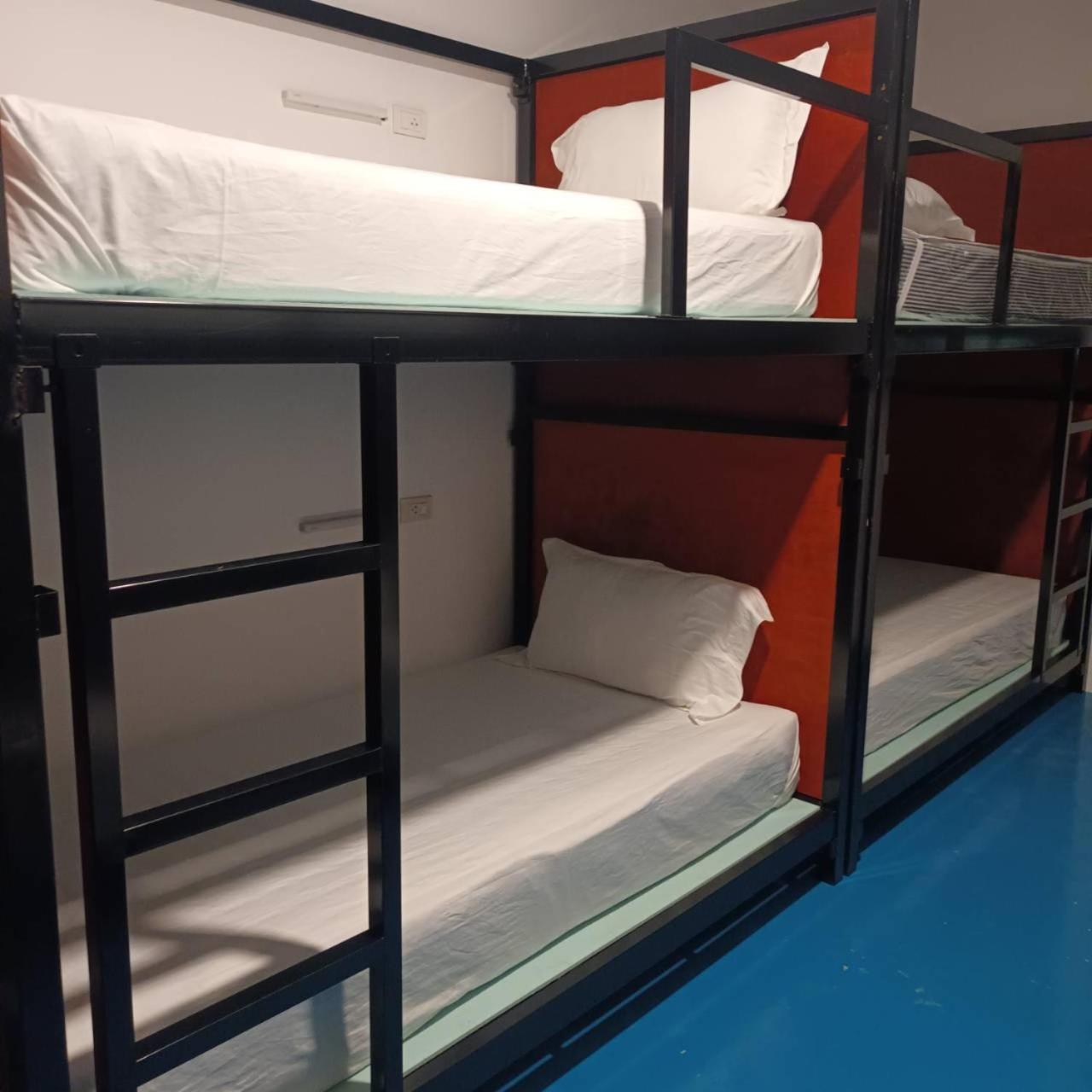 Bed in 8-Bed Mixed Dormitory Room photo 2