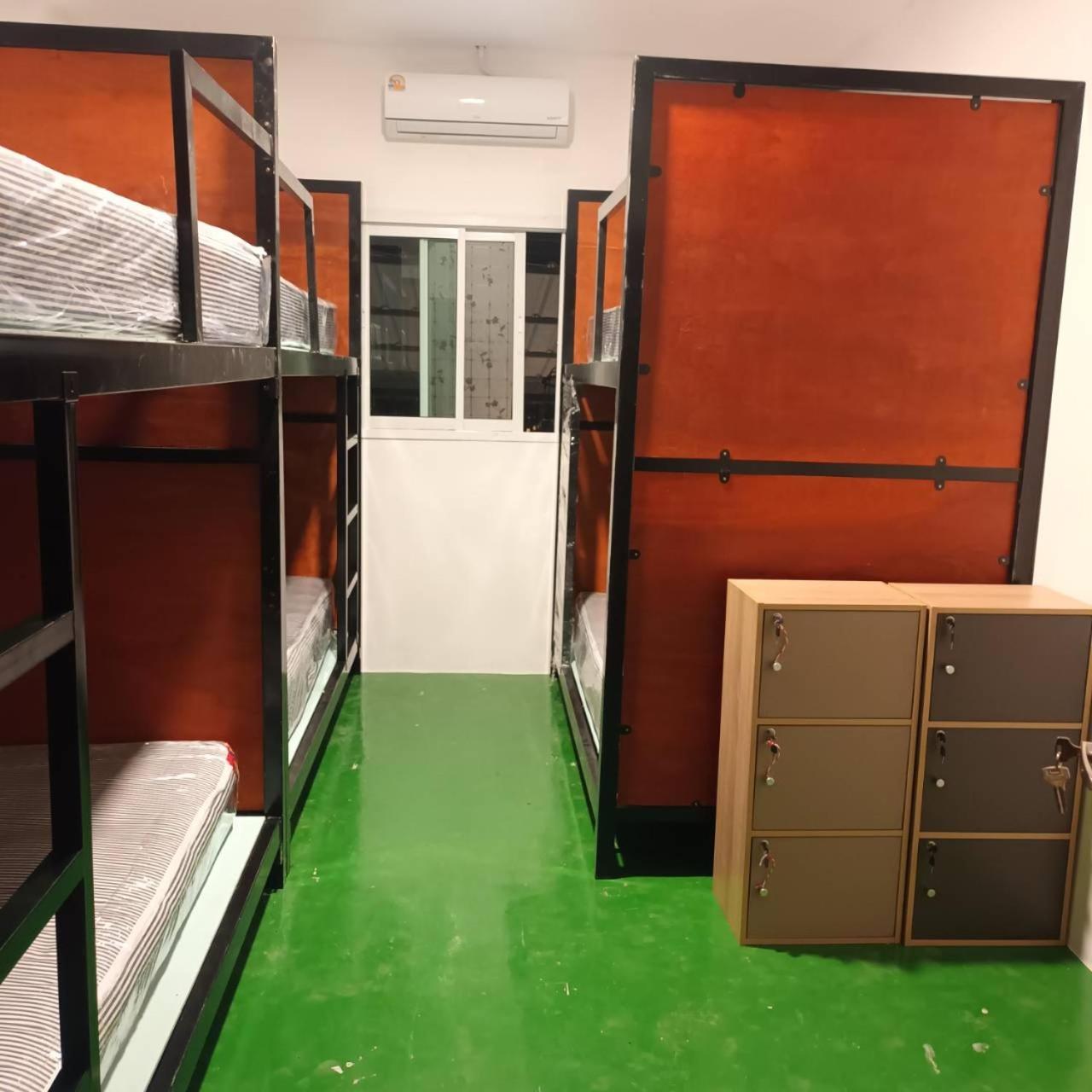 Bed in 6-Bed Female Dormitory Room photo 3